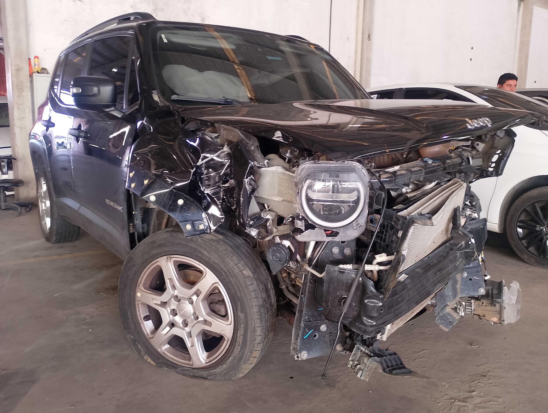(SUCATA) JEEP / RENEGADE 1.3 TURBO 2024/2024 — foto 4 de 40