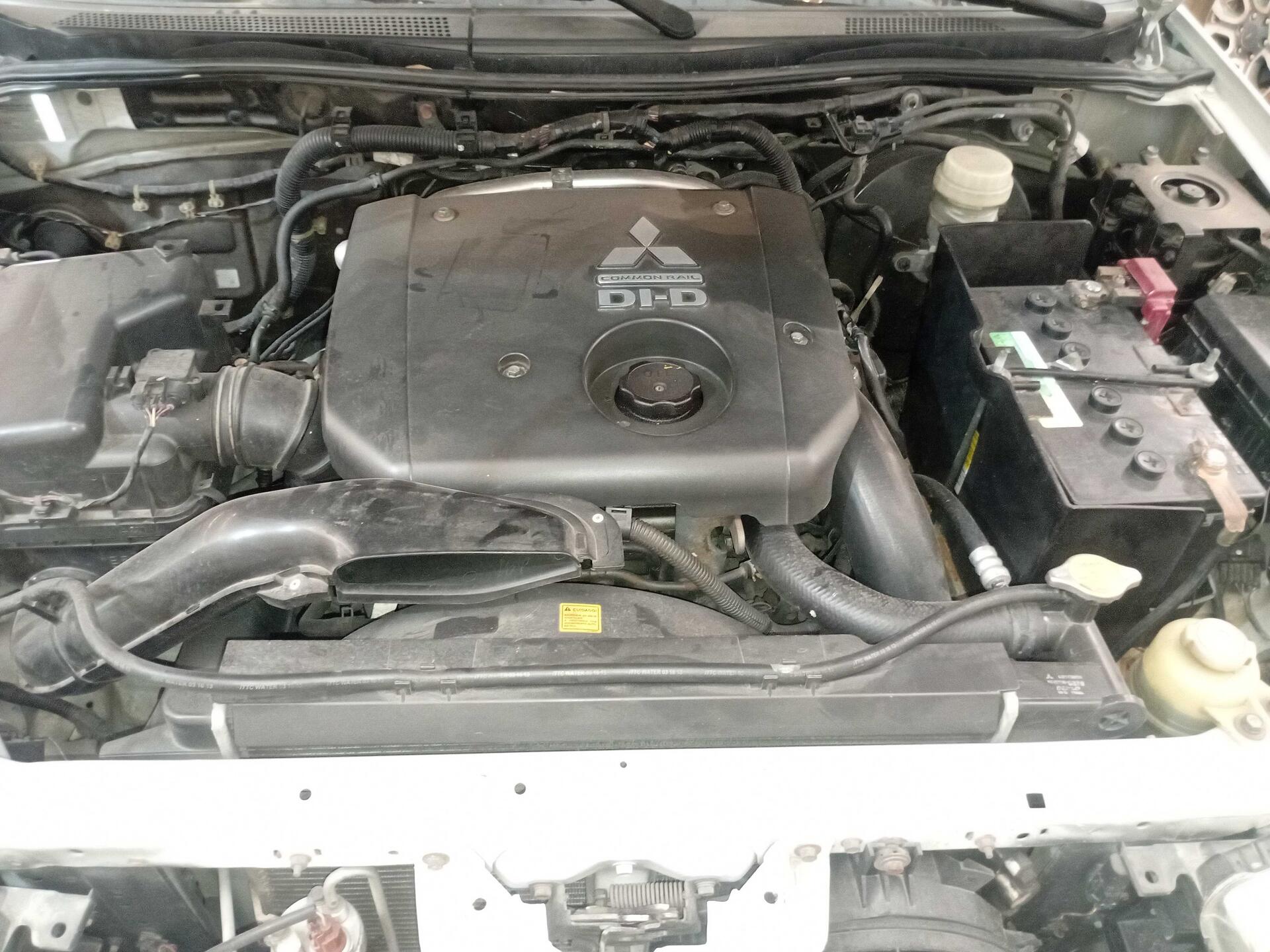 MITSUBISHI / PAJERO DAKAR HPE 3.2 4X4 T.I. 5P AUT 5L DIESEL 2013/2013 — foto 7 de 40