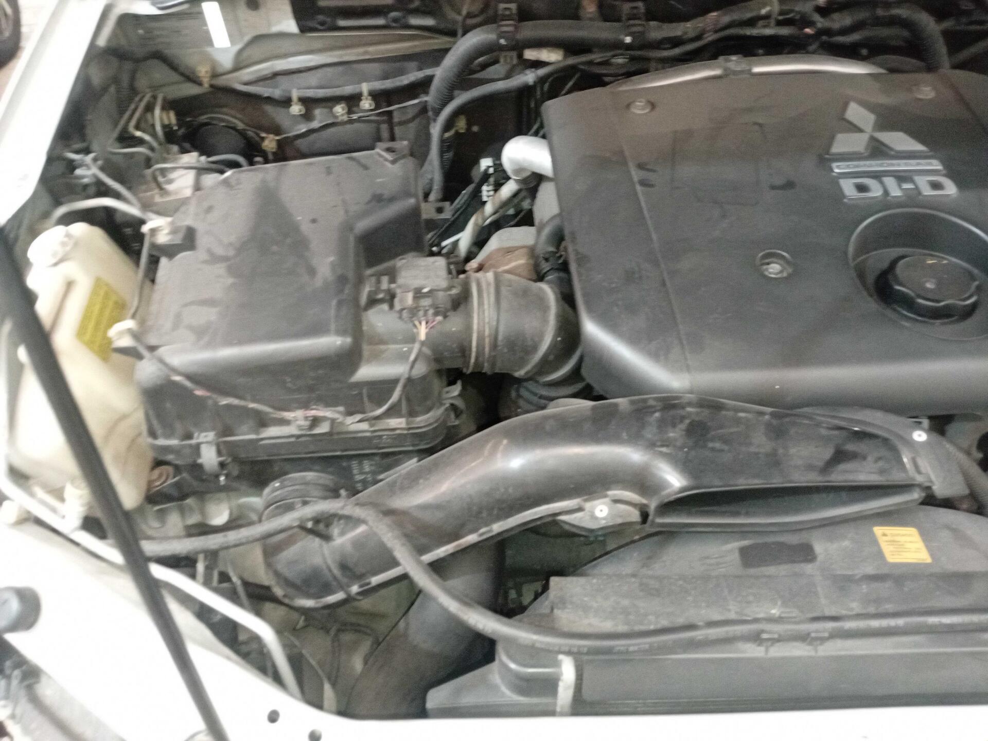 MITSUBISHI / PAJERO DAKAR HPE 3.2 4X4 T.I. 5P AUT 5L DIESEL 2013/2013 — foto 25 de 40