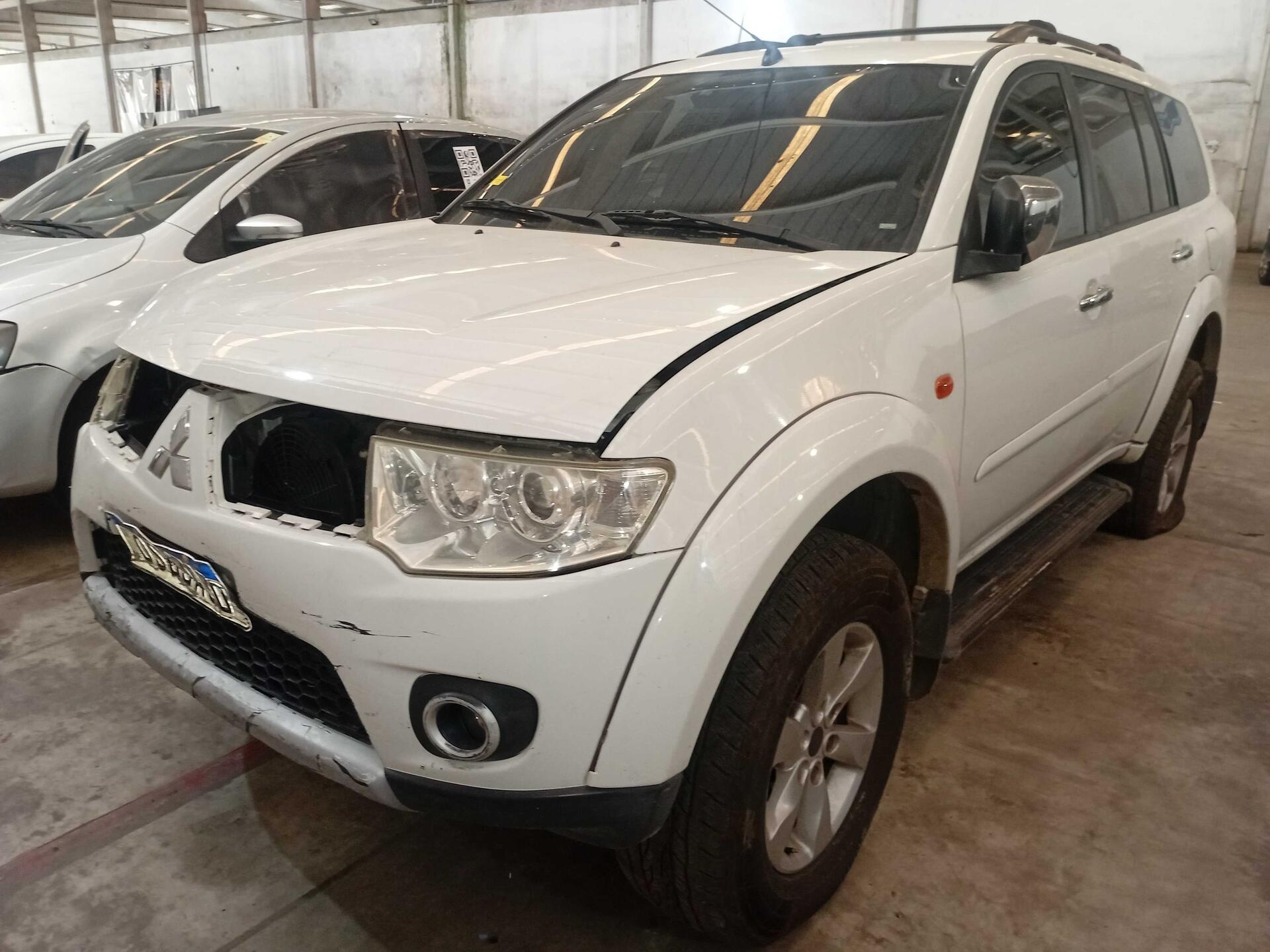 MITSUBISHI / PAJERO DAKAR HPE 3.2 4X4 T.I. 5P AUT 5L DIESEL 2013/2013 — foto 35 de 40