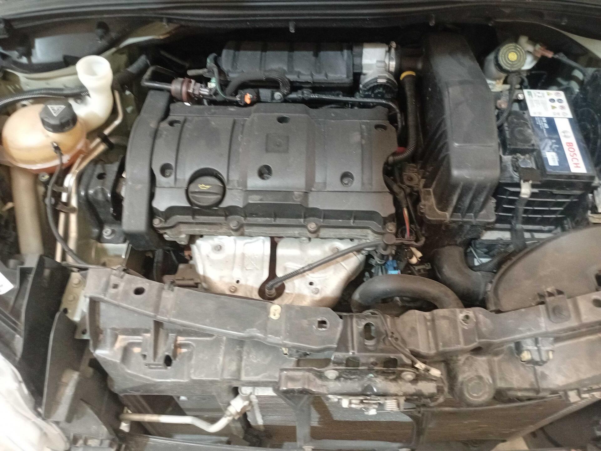 PEUGEOT / 2008 CROSS EAT6 2018/2019 — foto 5 de 40