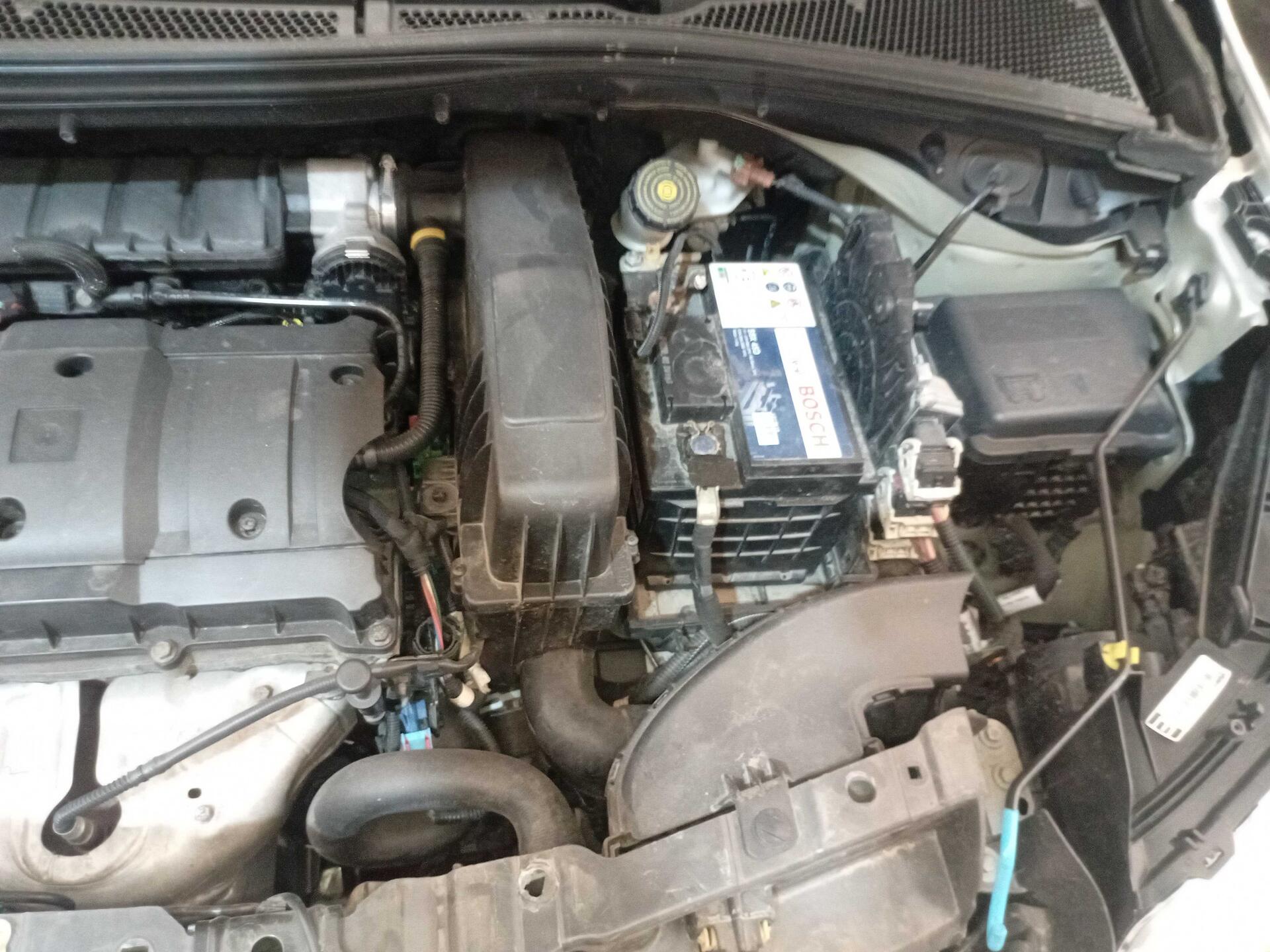 PEUGEOT / 2008 CROSS EAT6 2018/2019 — foto 6 de 40