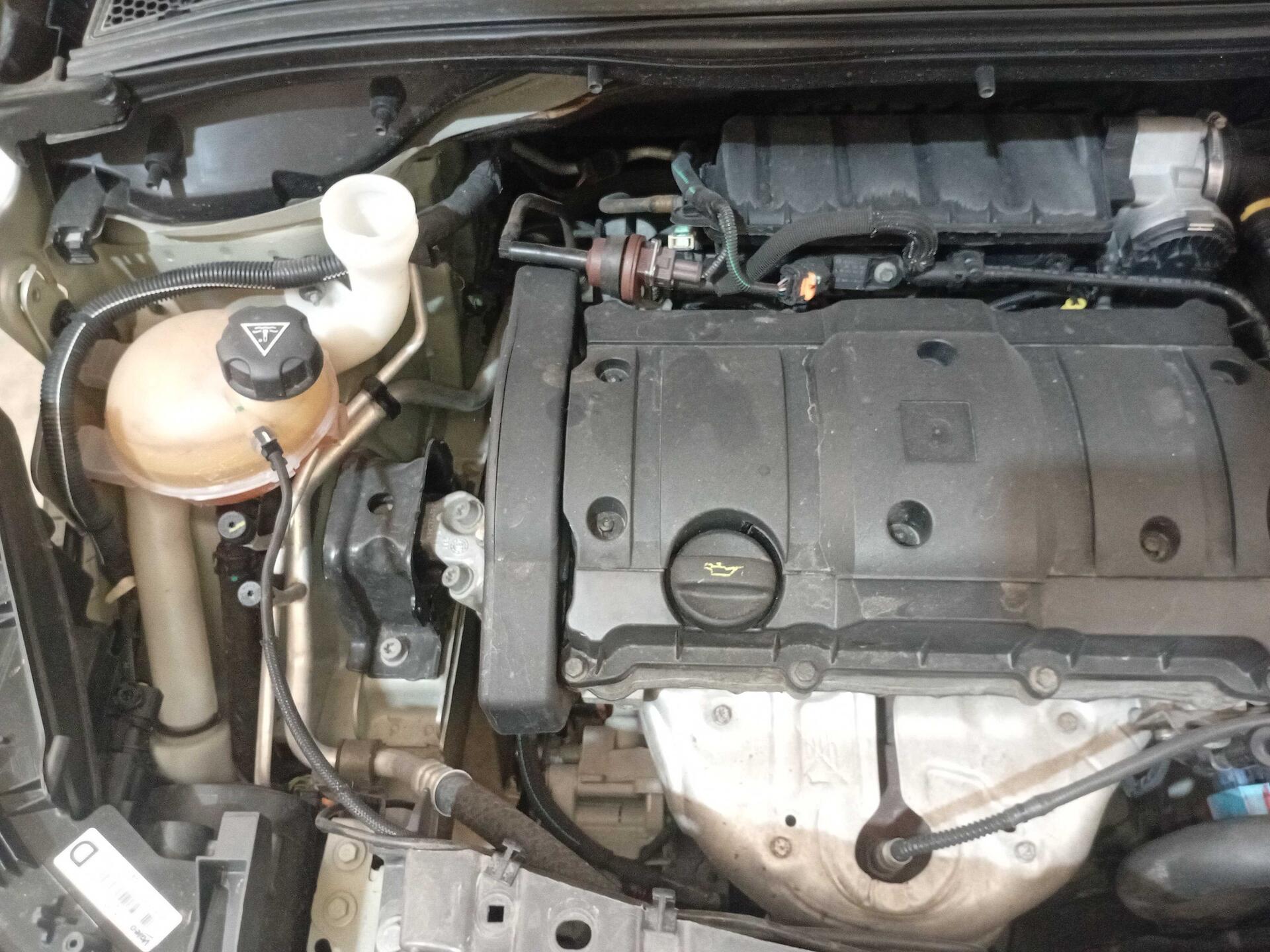 PEUGEOT / 2008 CROSS EAT6 2018/2019 — foto 7 de 40
