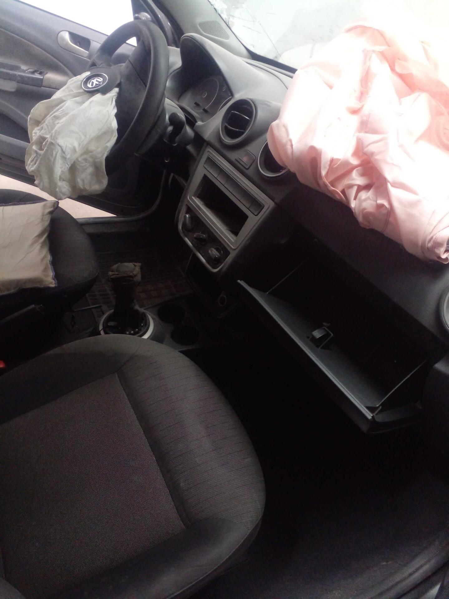 VW / NOVO VOYAGE 1.6 CITY GNV_FLEX 2014/2014 — foto 4 de 40