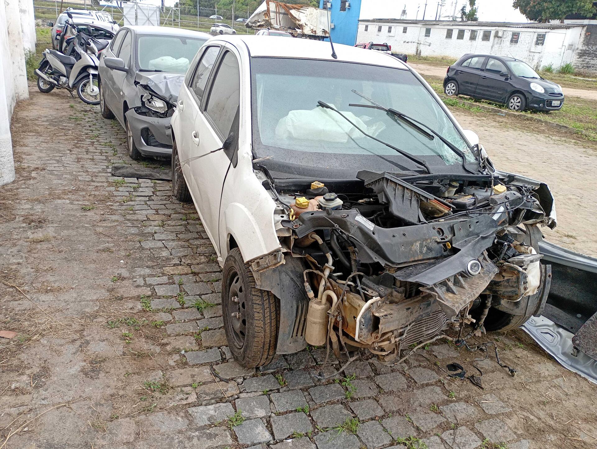 FORD / FIESTA 1.0 8V FLEX 5P 2013/2013 — foto 18 de 40