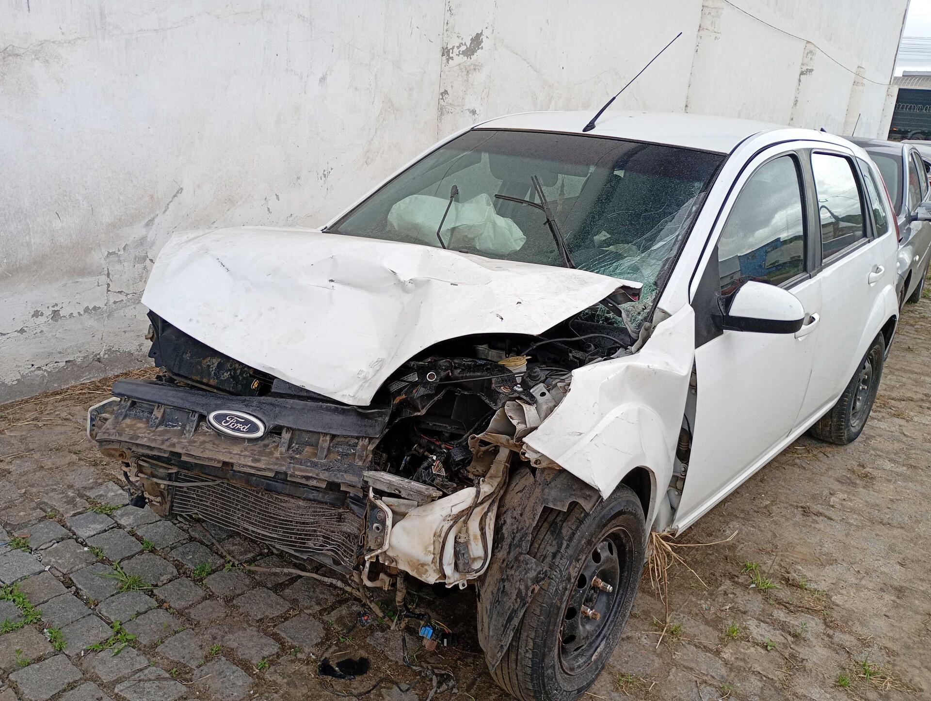 FORD / FIESTA 1.0 8V FLEX 5P 2013/2013 — foto 19 de 40