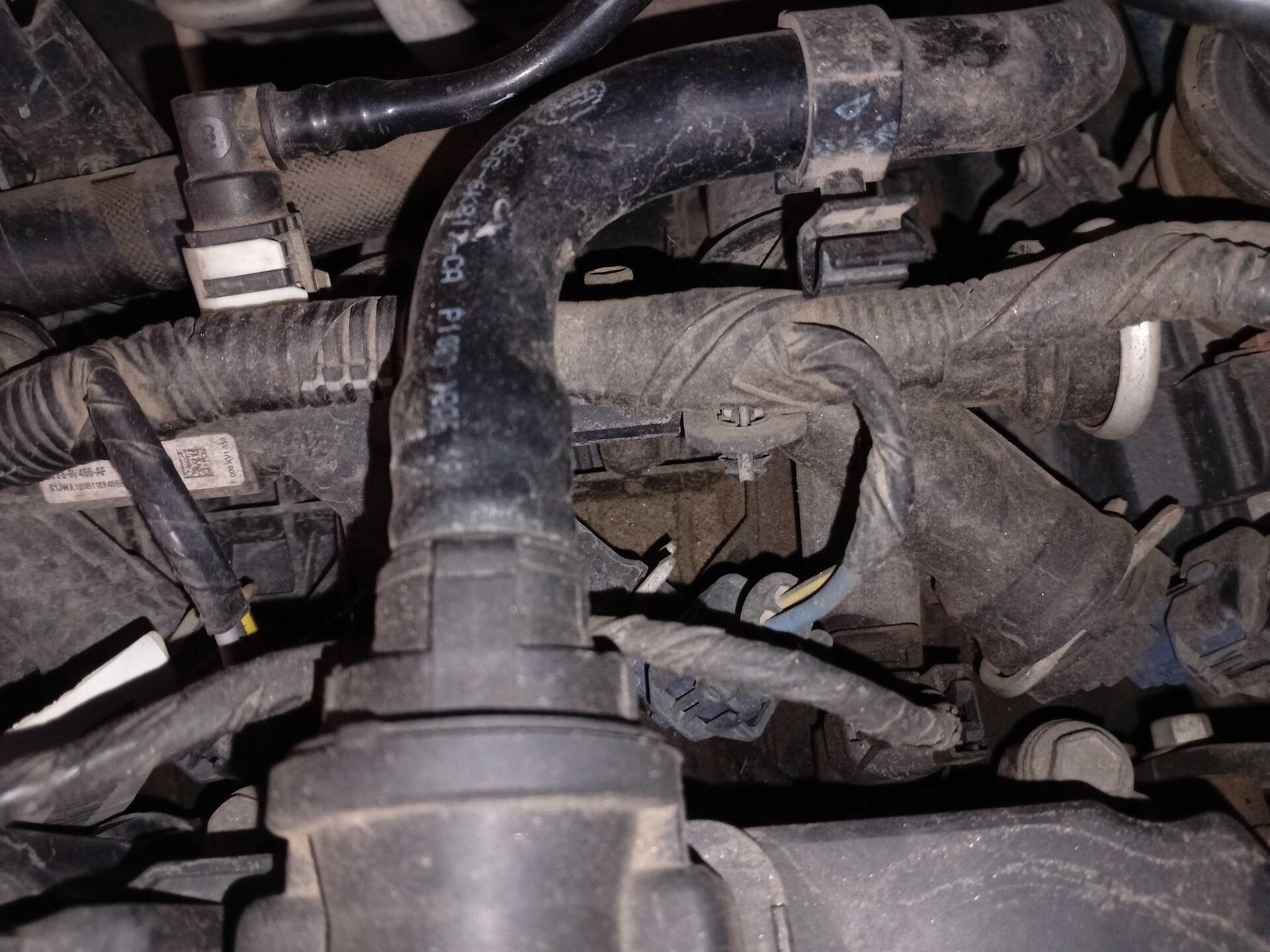 FORD / KA HATCH SE PLUS 1.0 12V 4P MEC FLEX 2016/2017 — foto 27 de 40