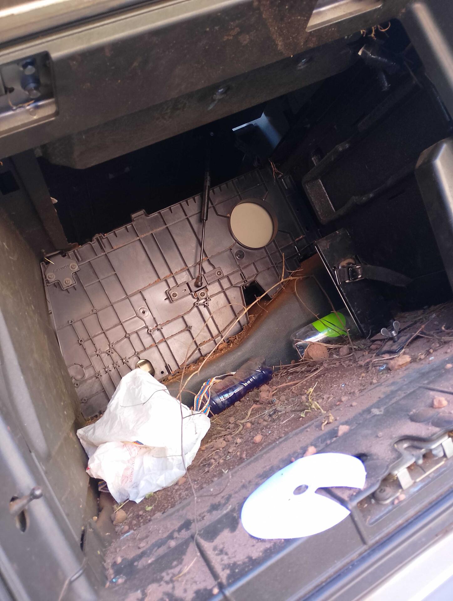 VOLVO / FH-460 6X2 2P (DIESEL) (E5) 2019/2019 — foto 27 de 40