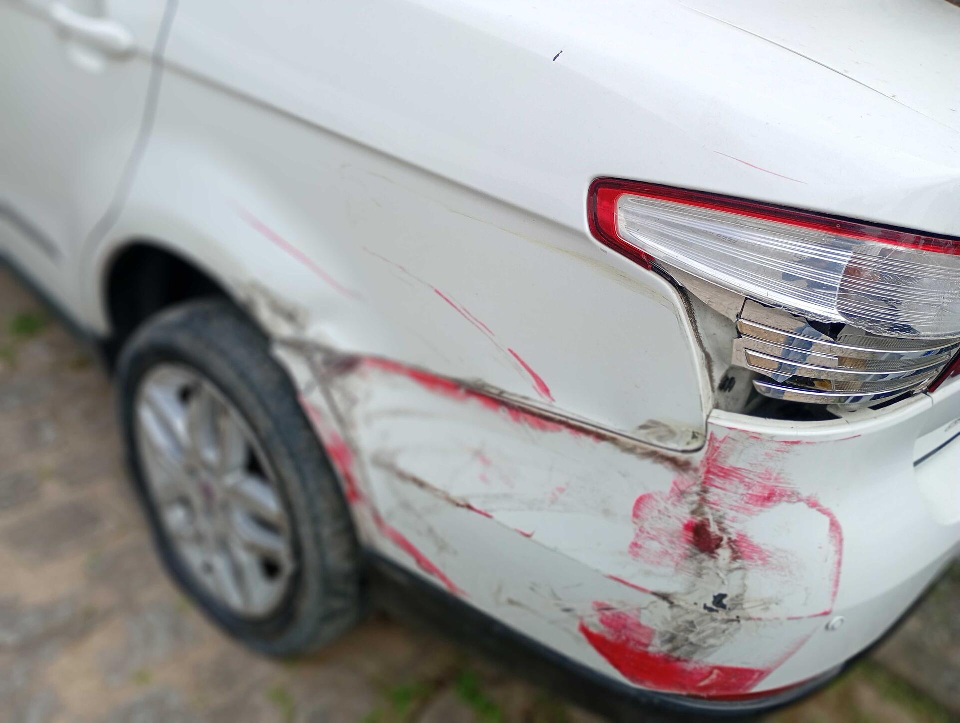 FIAT / GRAND SIENA ESSENCE DUALOGIC 1.6 FLEX 16V 2013/2013 — foto 13 de 40