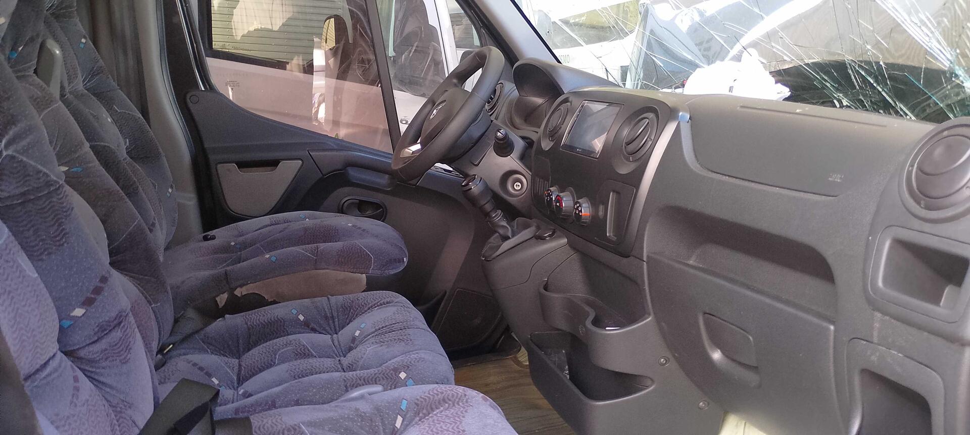 RENAULT / MASTER 2.3 DCI EXTRA F.VITRE 16V DIESEL 2024/2025 — foto 11 de 40