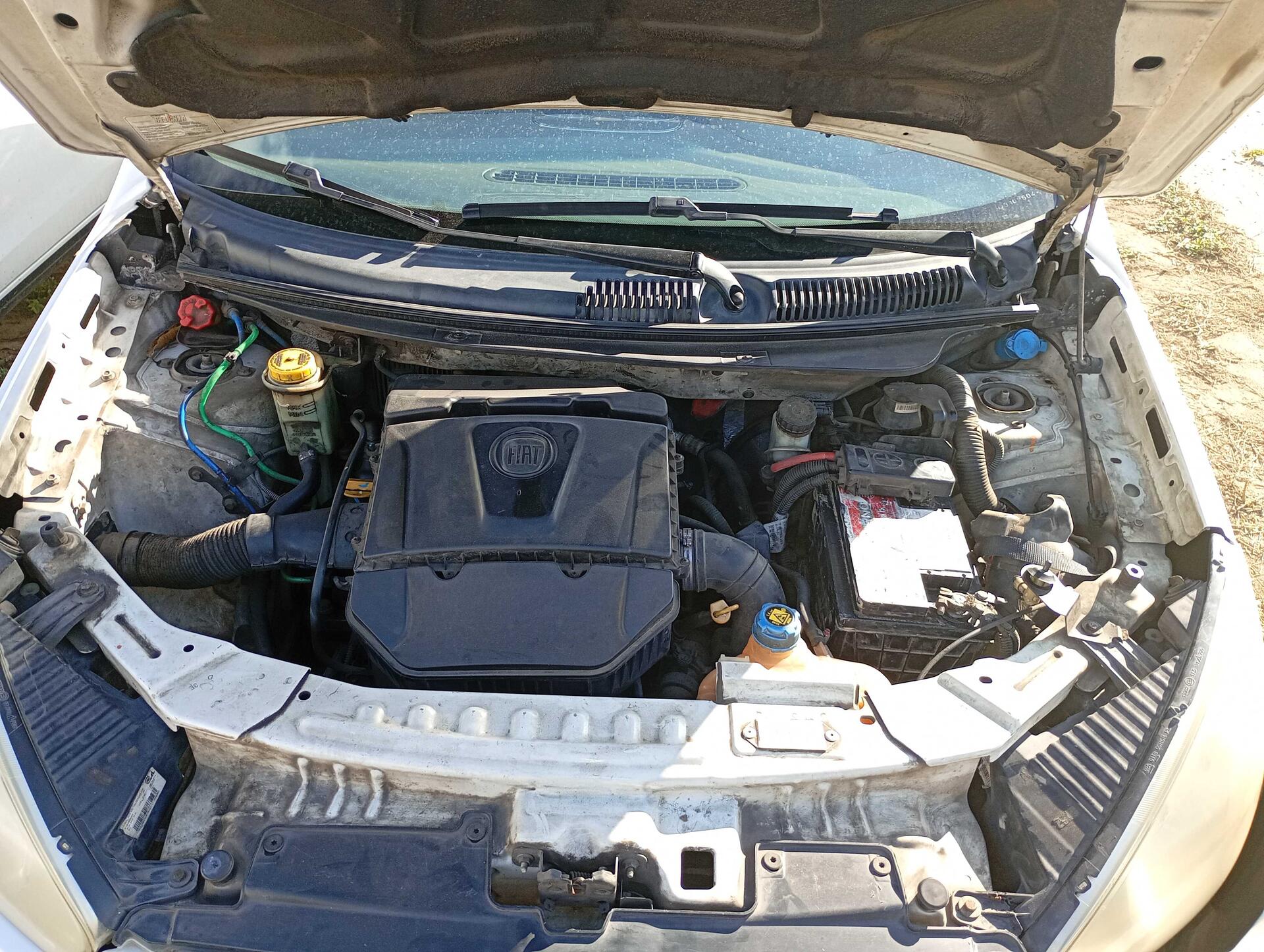 FIAT / GRAND SIENA ESSENCE DUALOGIC 1.6 FLEX 16V 2013/2013 — foto 27 de 40