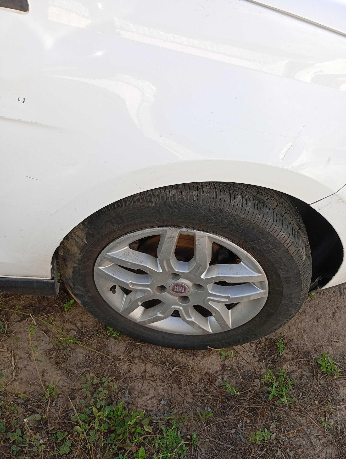 FIAT / GRAND SIENA ESSENCE DUALOGIC 1.6 FLEX 16V 2013/2013 — foto 35 de 40