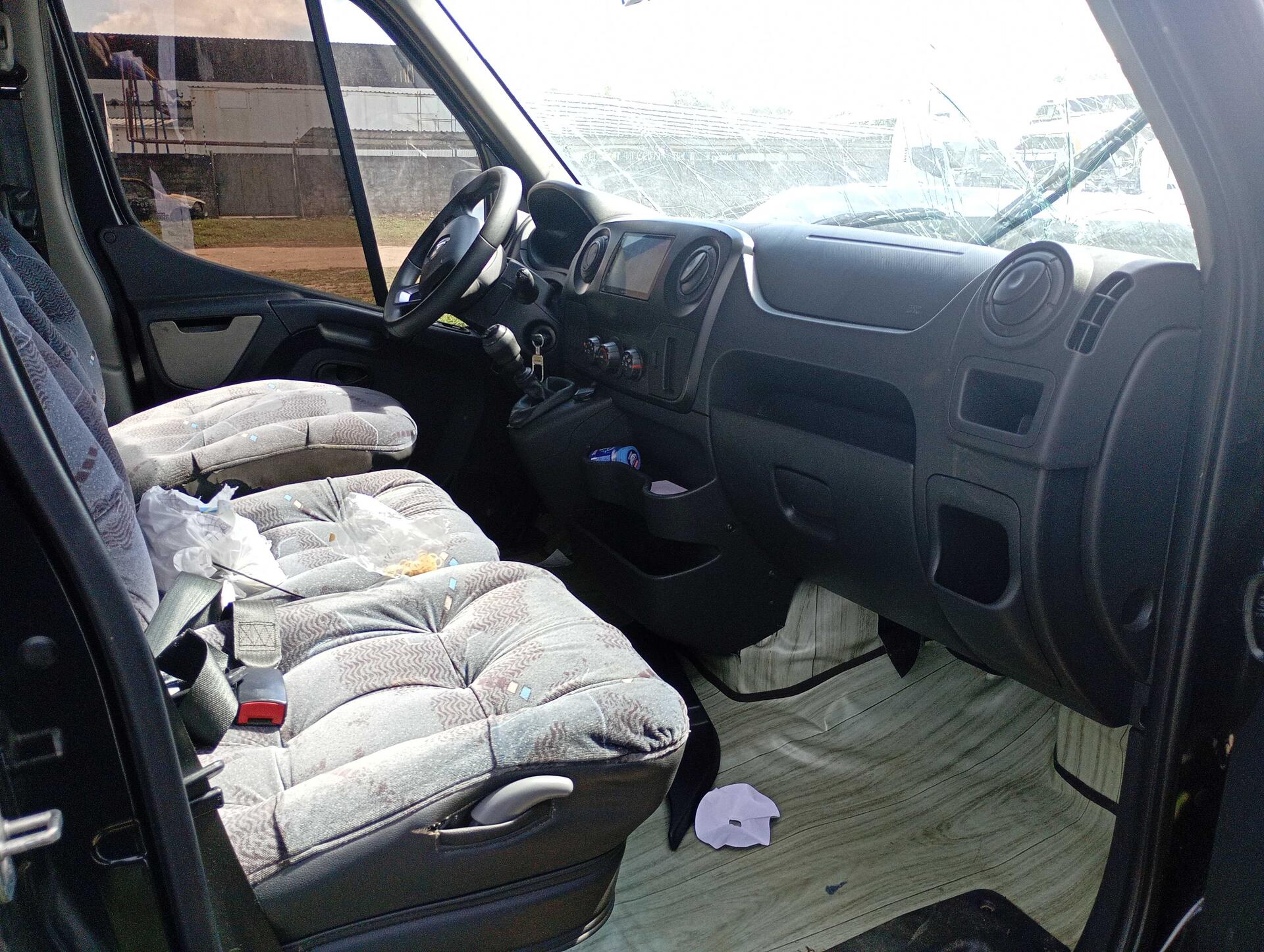 RENAULT / MASTER 2.3 DCI EXTRA F.VITRE 16V DIESEL 2024/2025 — foto 37 de 40
