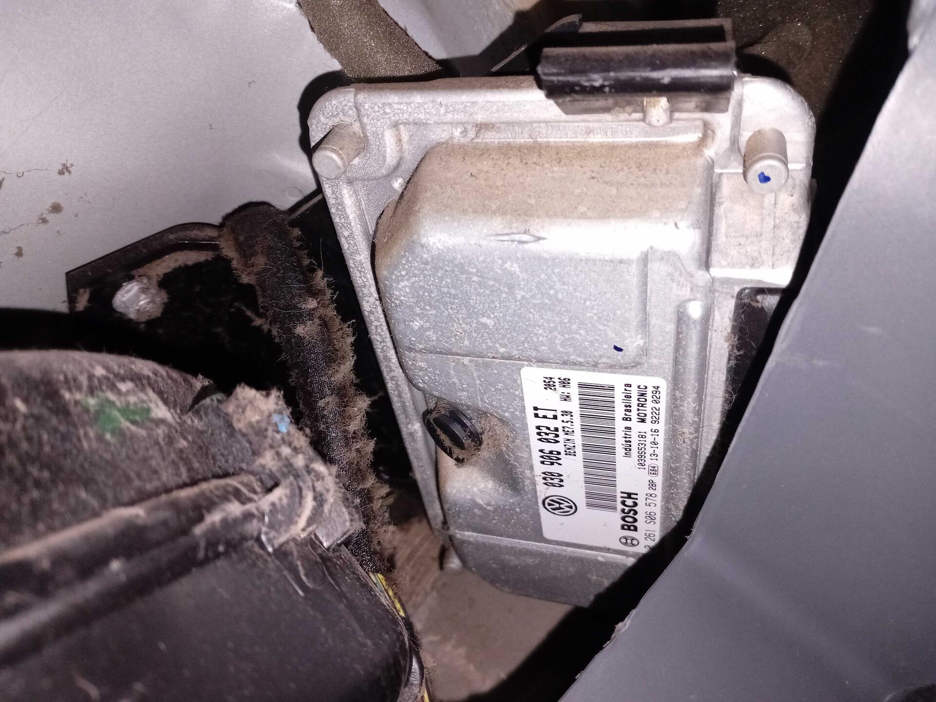 VW / GOL 1.0 GIV ÁLCOOL 2013/2014 — foto 8 de 22