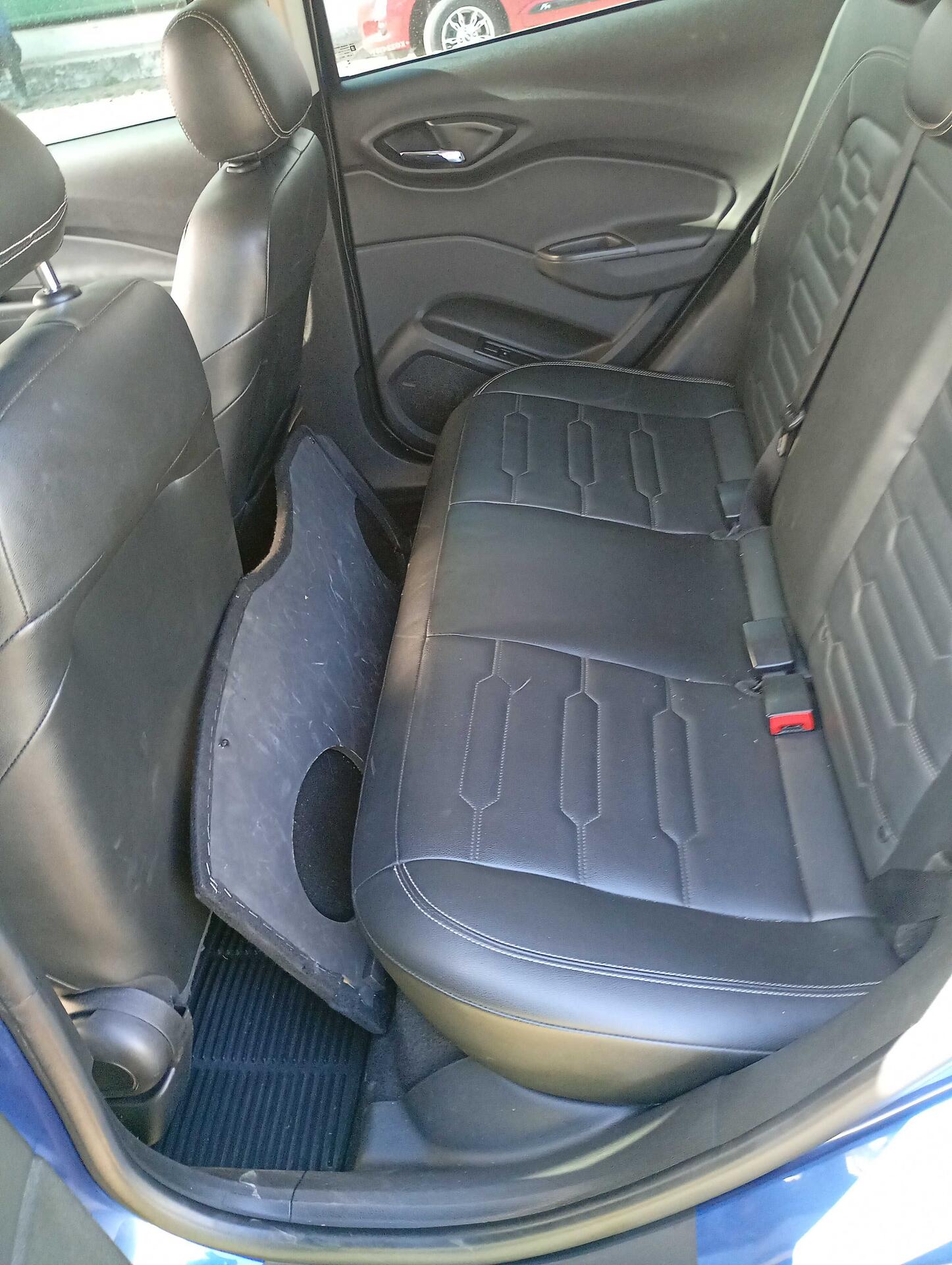 CHEVROLET / ONIX HATCH LTZ 1.4 8V 5P AUT FLEX 2018/2019 — foto 35 de 40