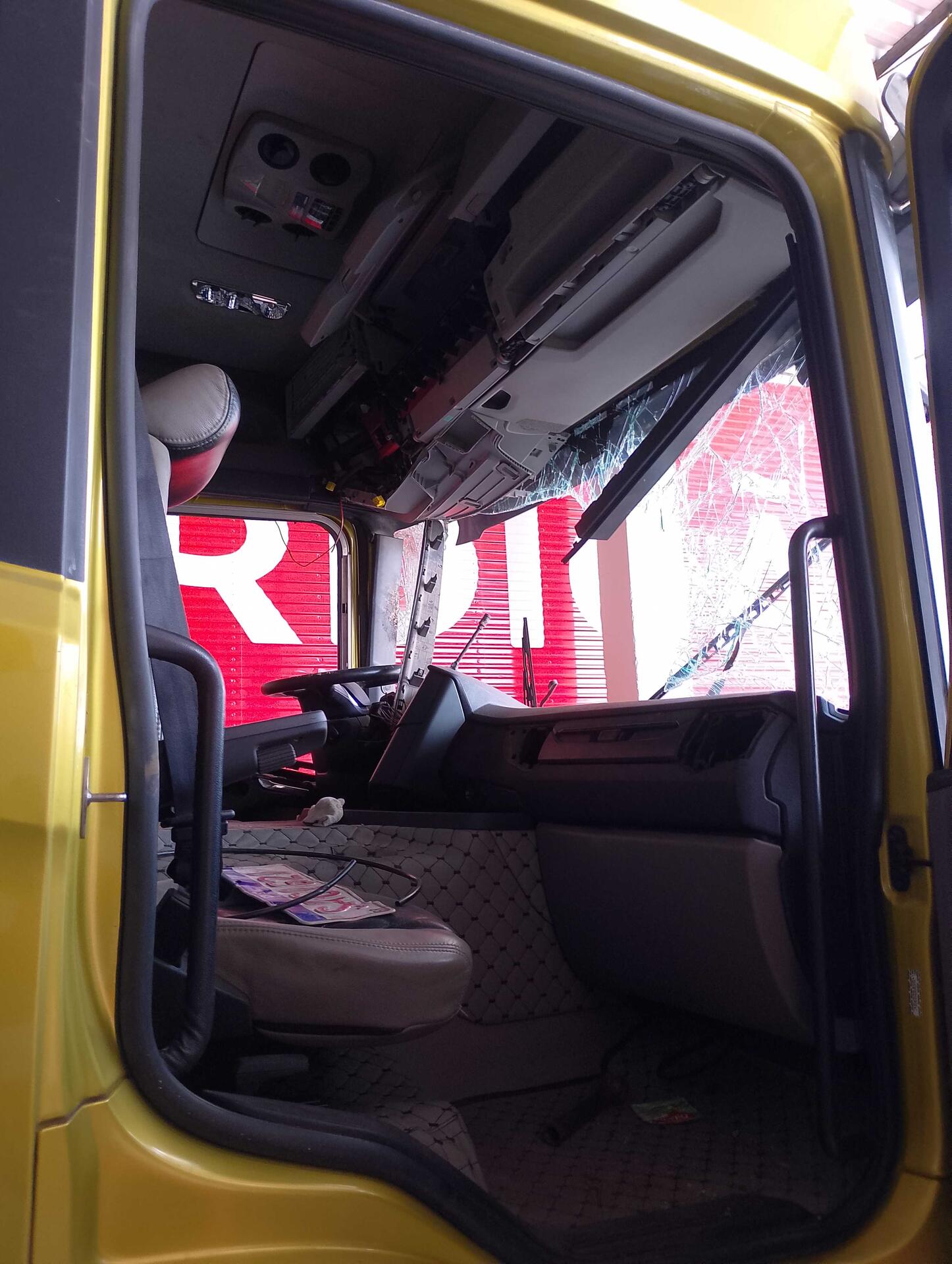SCANIA / P360 B8X2 DIESEL 2022/2023 — foto 13 de 40