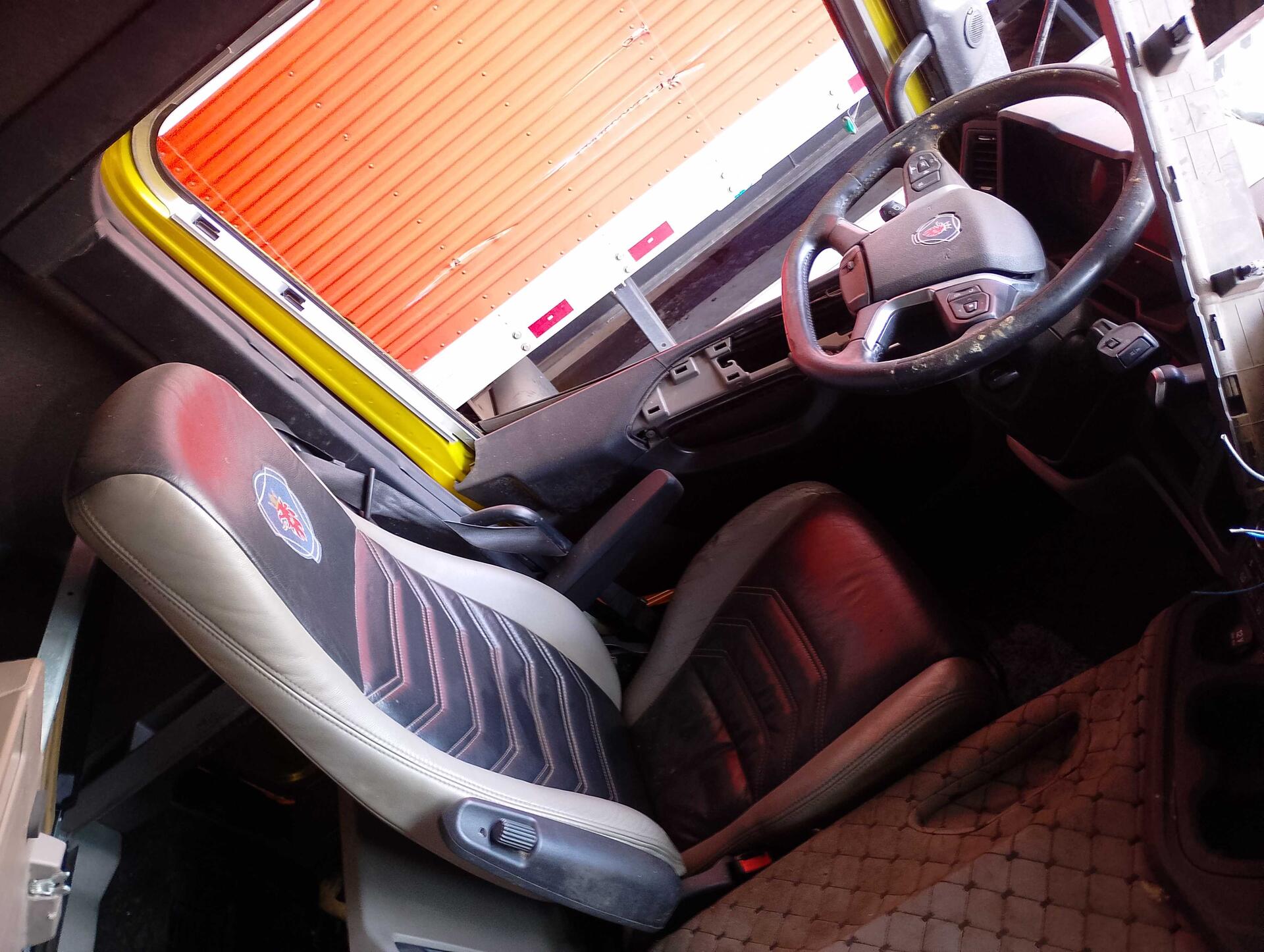 SCANIA / P360 B8X2 DIESEL 2022/2023 — foto 22 de 40