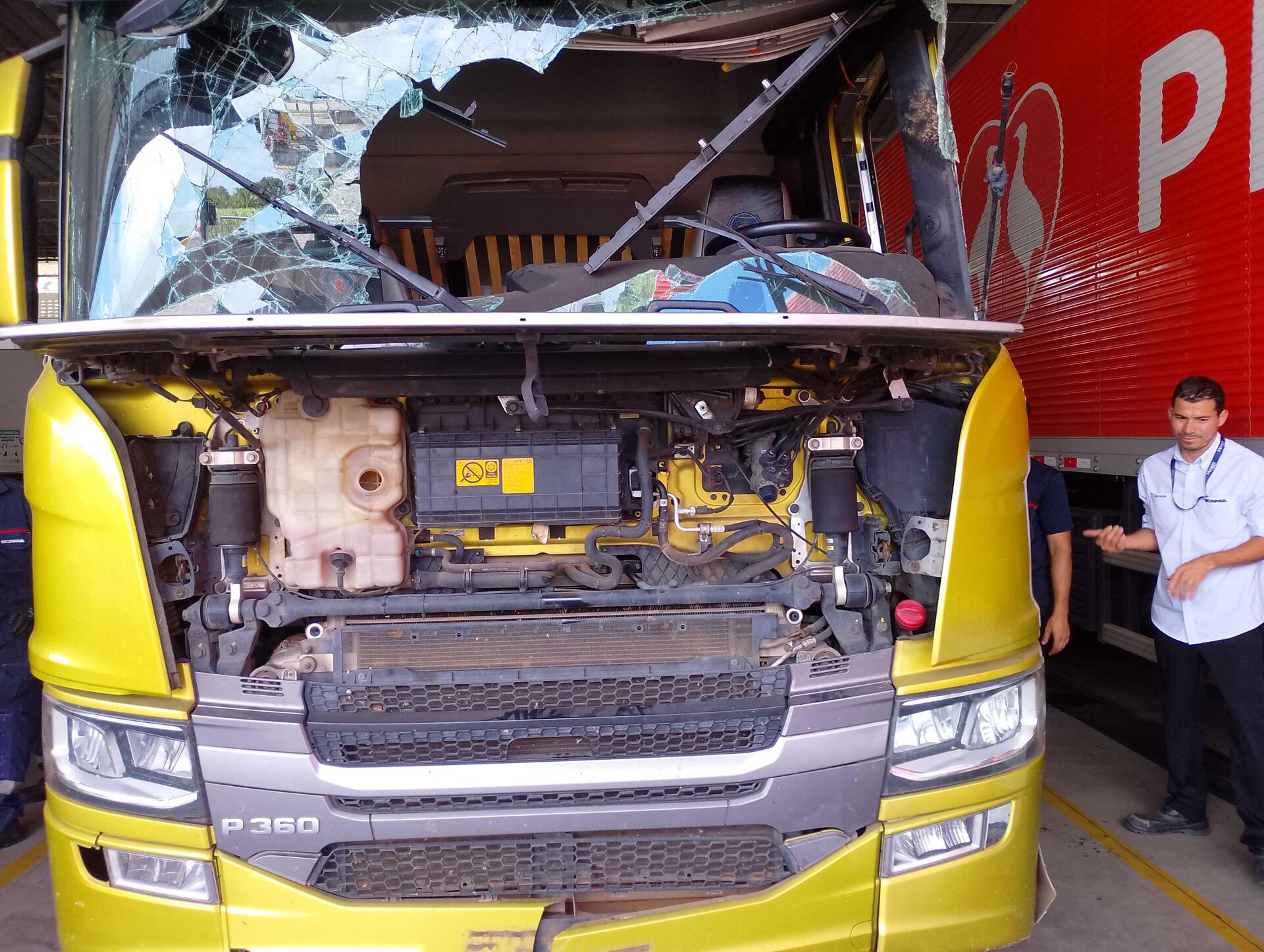 SCANIA / P360 B8X2 DIESEL 2022/2023 — foto 25 de 40