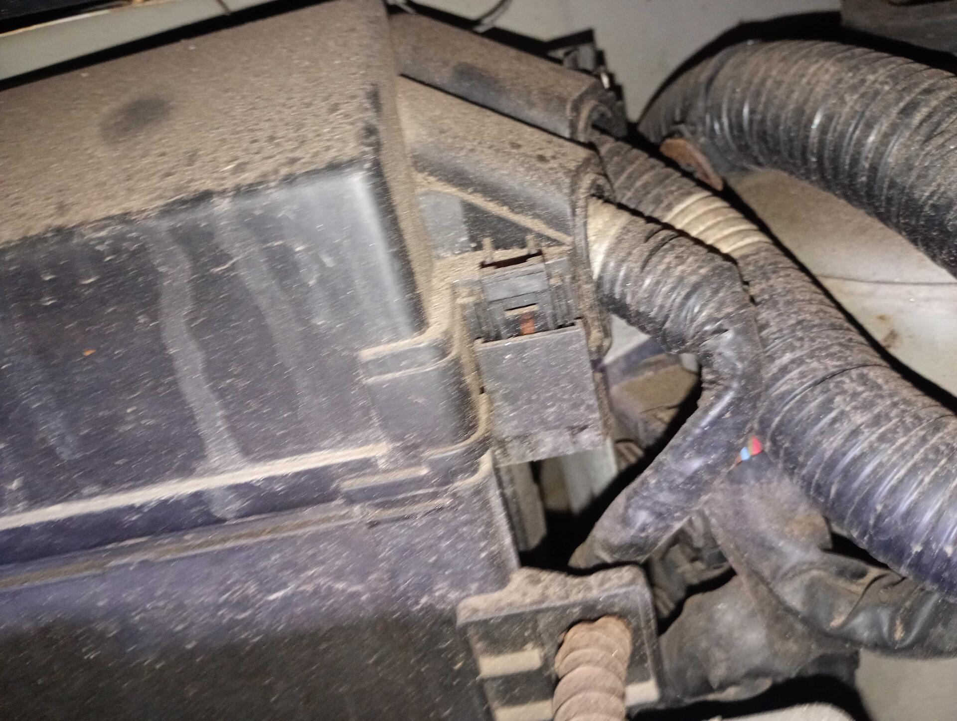 NISSAN / MARCH S 1.0 16V FUEL 5P FLEX 2014/2015 — foto 36 de 40