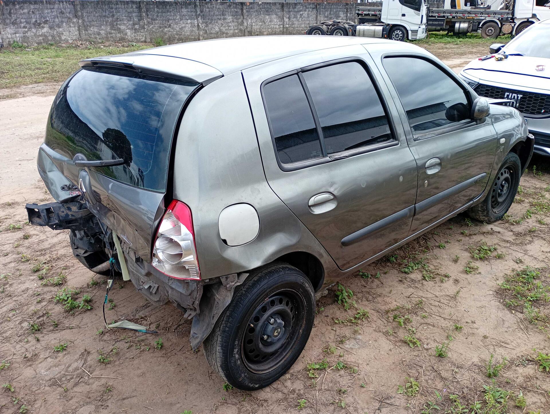 RENAULT / CLIO AUTHENTIQUE HI-FLEX 1.6 16V 5P 2007/2008 — foto 17 de 40