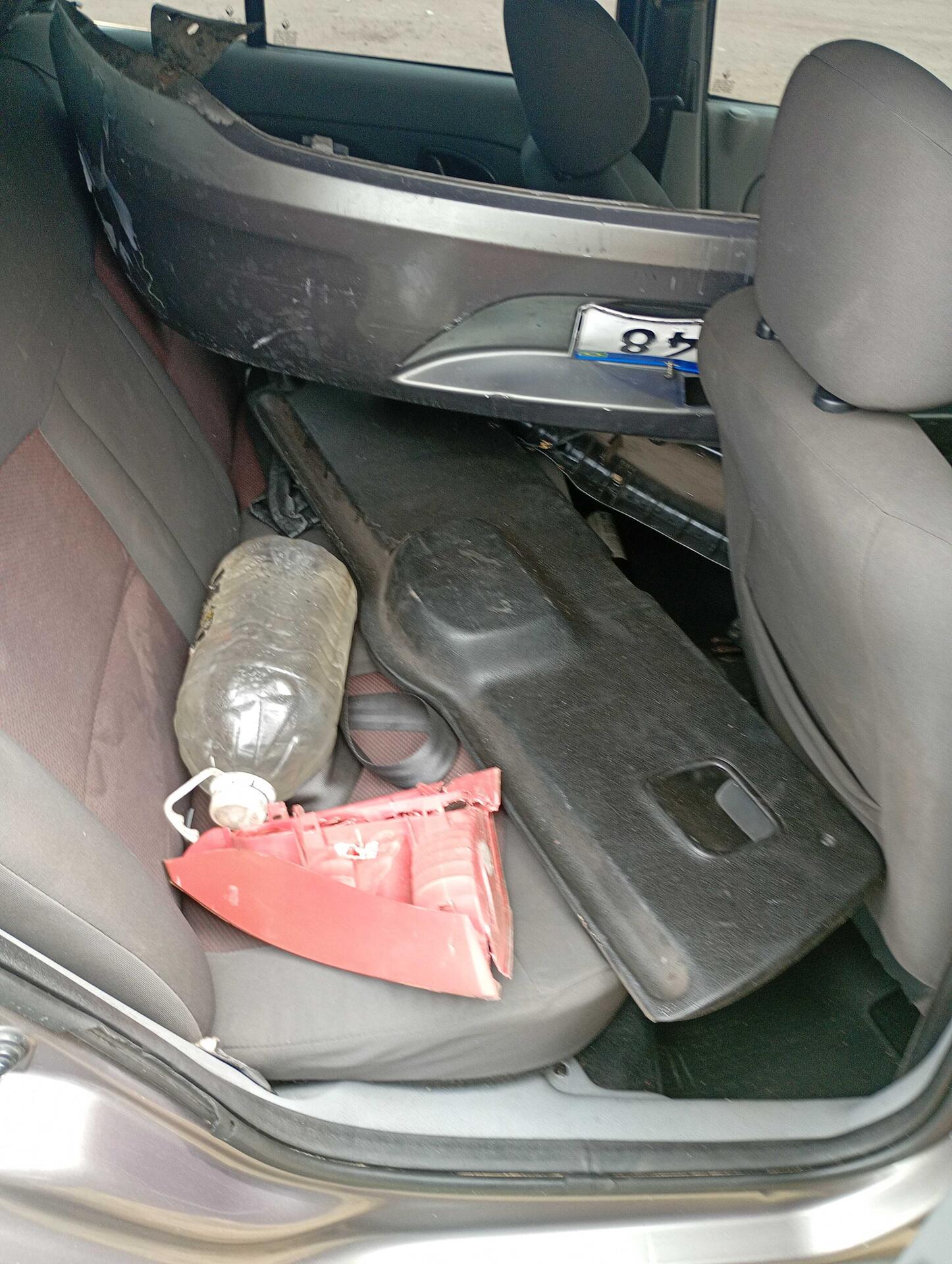 RENAULT / CLIO AUTHENTIQUE HI-FLEX 1.6 16V 5P 2007/2008 — foto 25 de 40