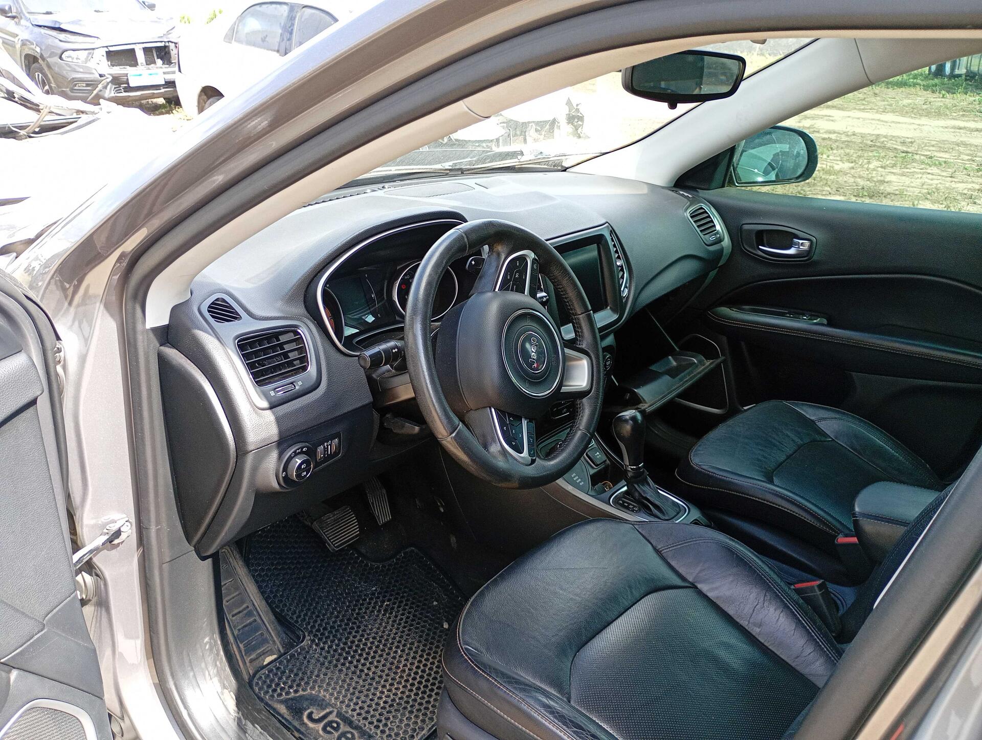 JEEP / COMPASS LONGITUDE D DIESEL 2017/2018 — foto 13 de 40