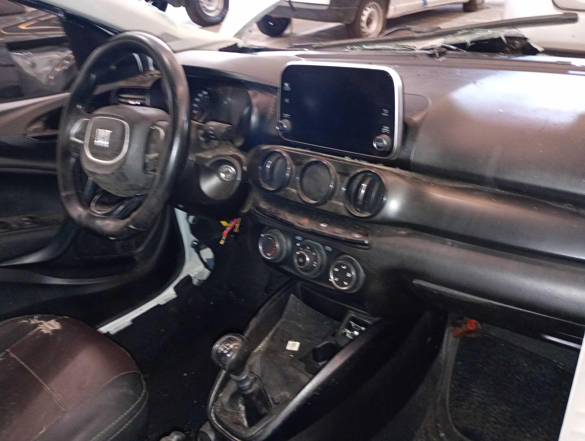 (SUCATA) FIAT / CRONOS DRIVE 1.0 6V FLEX 2023/2023 — foto 8 de 22
