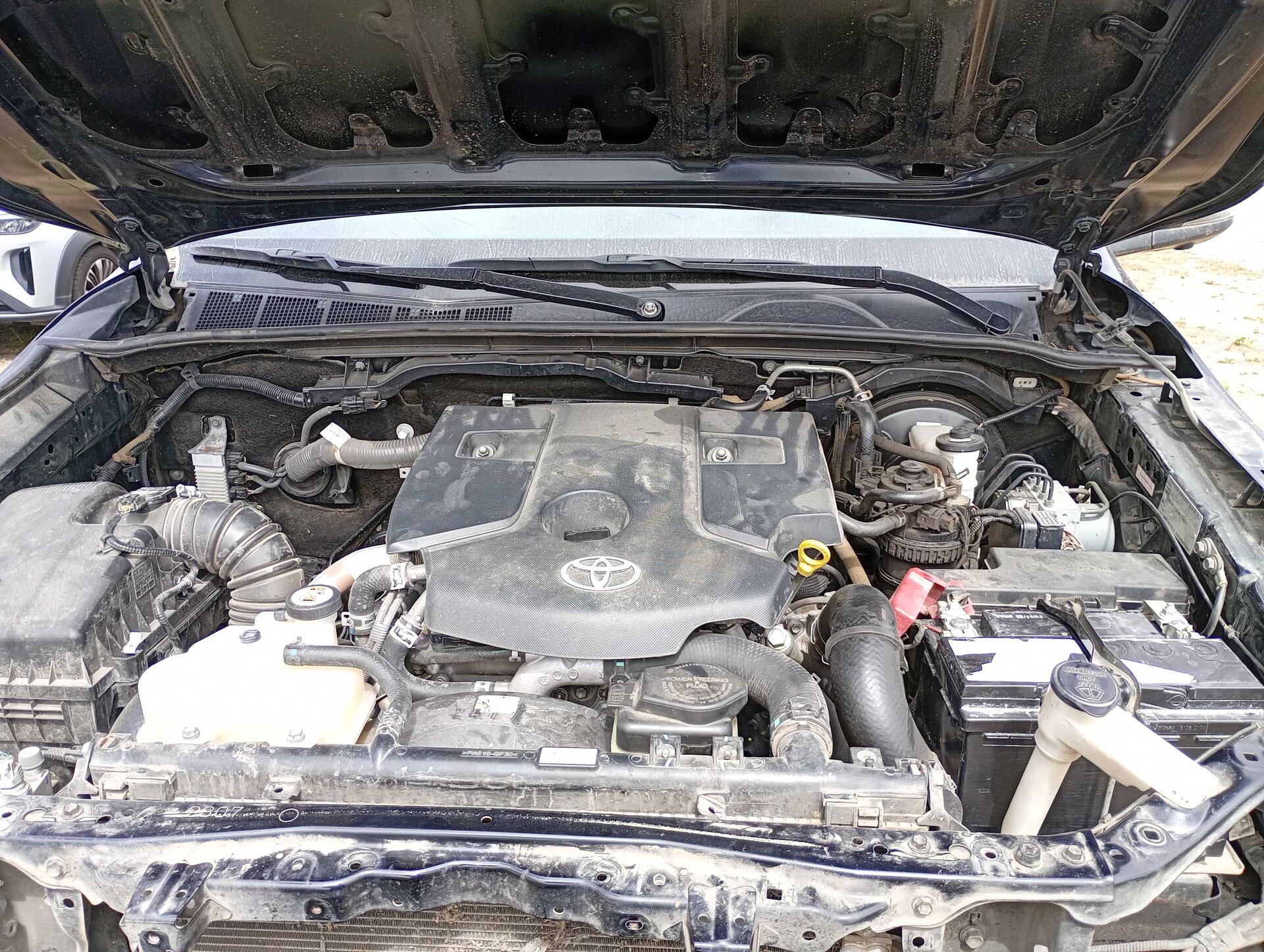 TOYOTA / HILUX CD GR-S 4X4 2.8 TDI AUT DIESEL 2023/2023 — foto 28 de 40