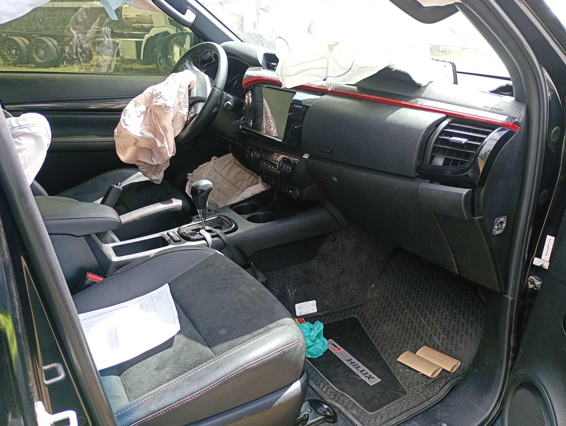 TOYOTA / HILUX CD GR-S 4X4 2.8 TDI AUT DIESEL 2023/2023 — foto 38 de 40