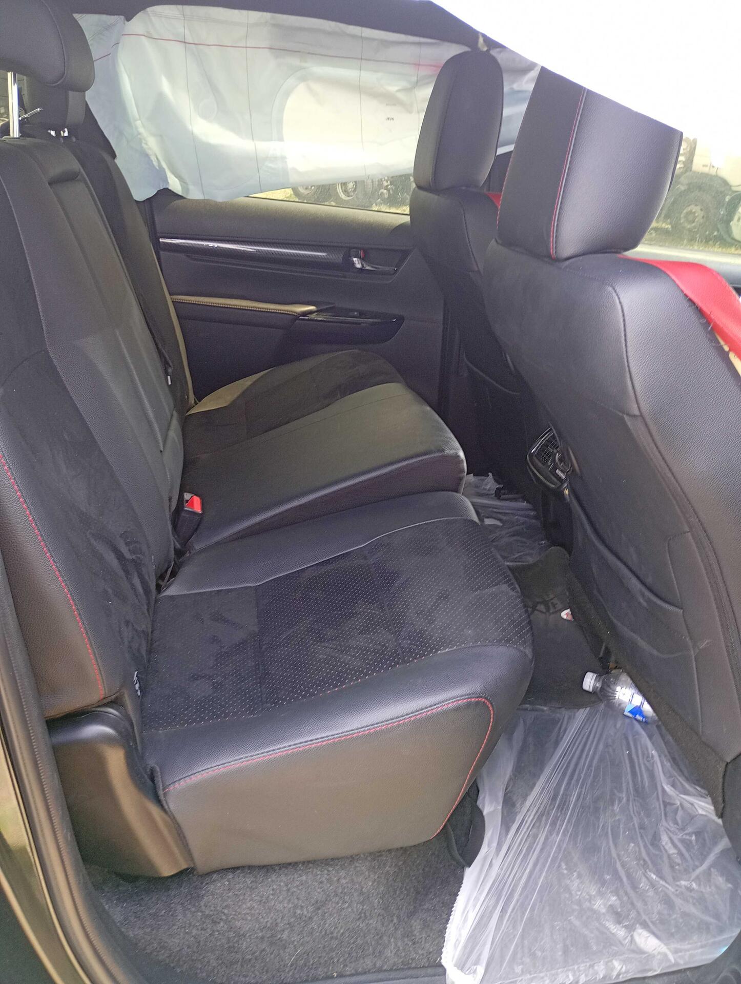 TOYOTA / HILUX CD GR-S 4X4 2.8 TDI AUT DIESEL 2023/2023 — foto 39 de 40