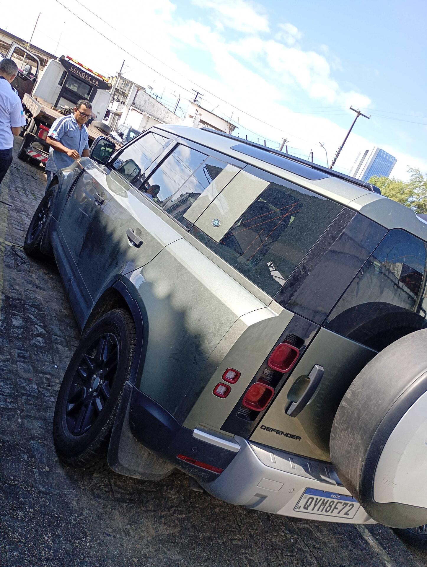 LAND ROVER / DEFENDER 110 S P300 4X4 2.0 TB AUT. GASOLINA 2020/2020 — foto 6 de 40