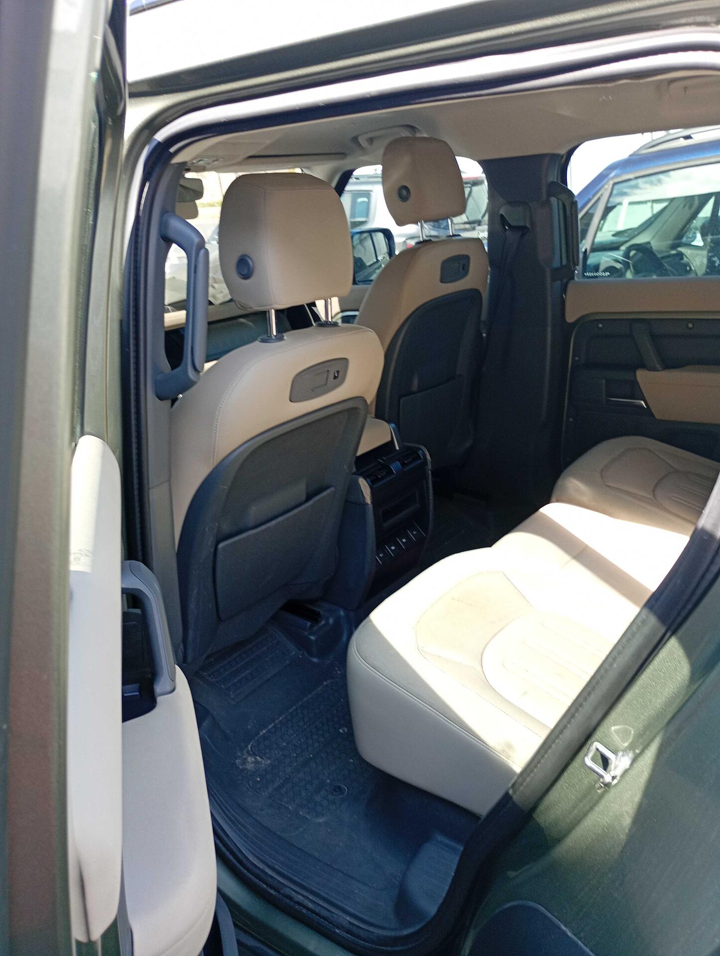 LAND ROVER / DEFENDER 110 S P300 4X4 2.0 TB AUT. GASOLINA 2020/2020 — foto 7 de 40