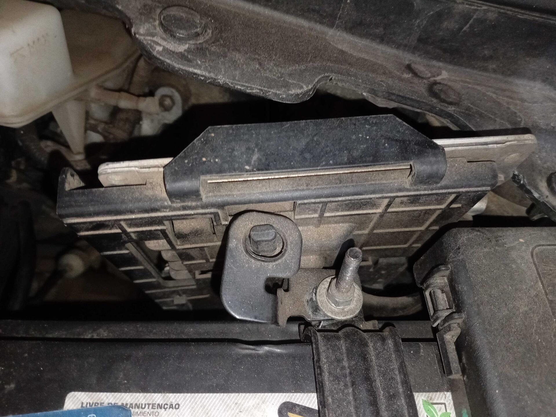 (SUCATA) CHEVROLET / ONIX HATCH LT 1.0 TURBO 12V 4P AUT 2020/2020 — foto 7 de 25