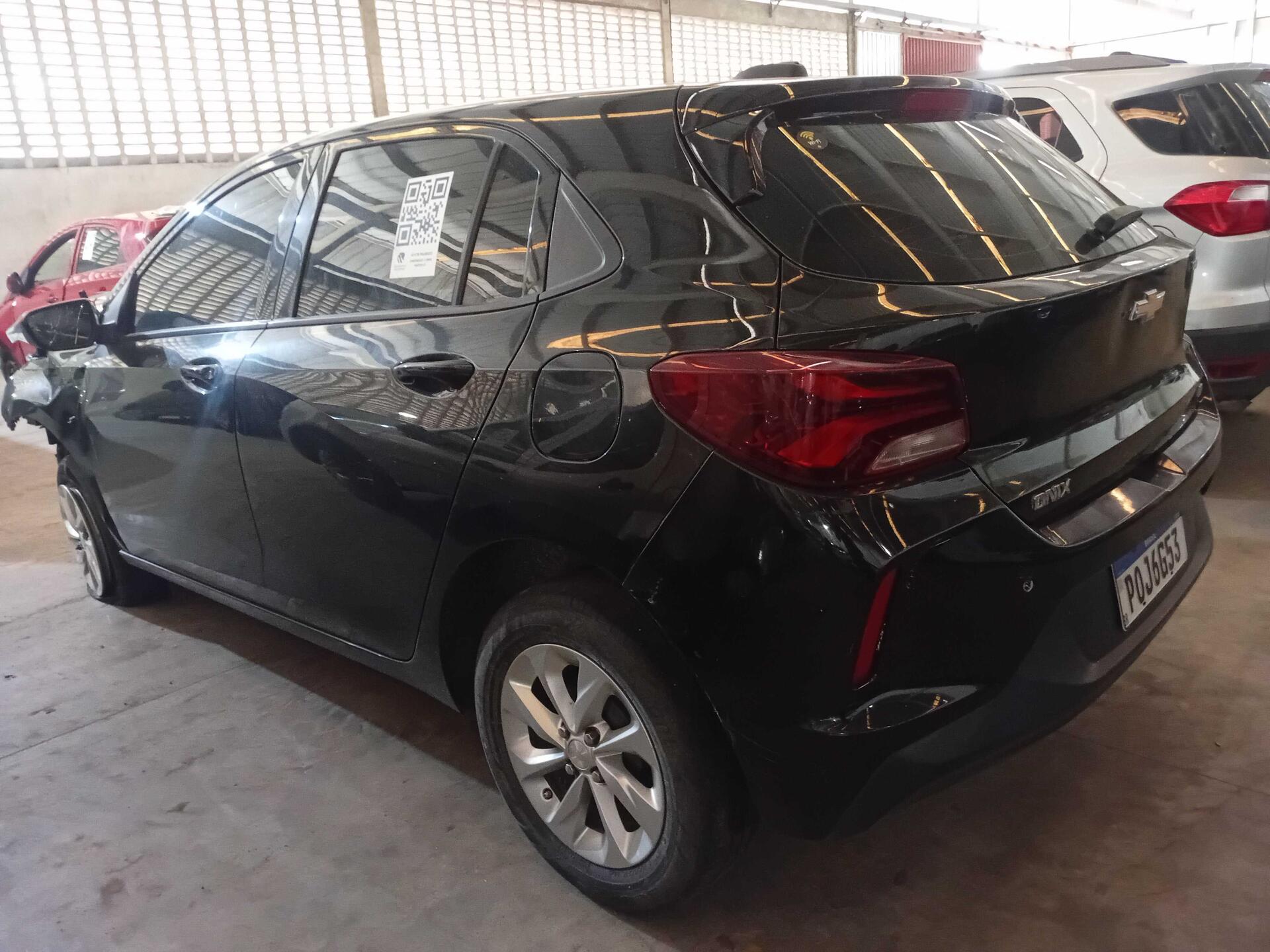 (SUCATA) CHEVROLET / ONIX HATCH LT 1.0 TURBO 12V 4P AUT 2020/2020 — foto 21 de 25