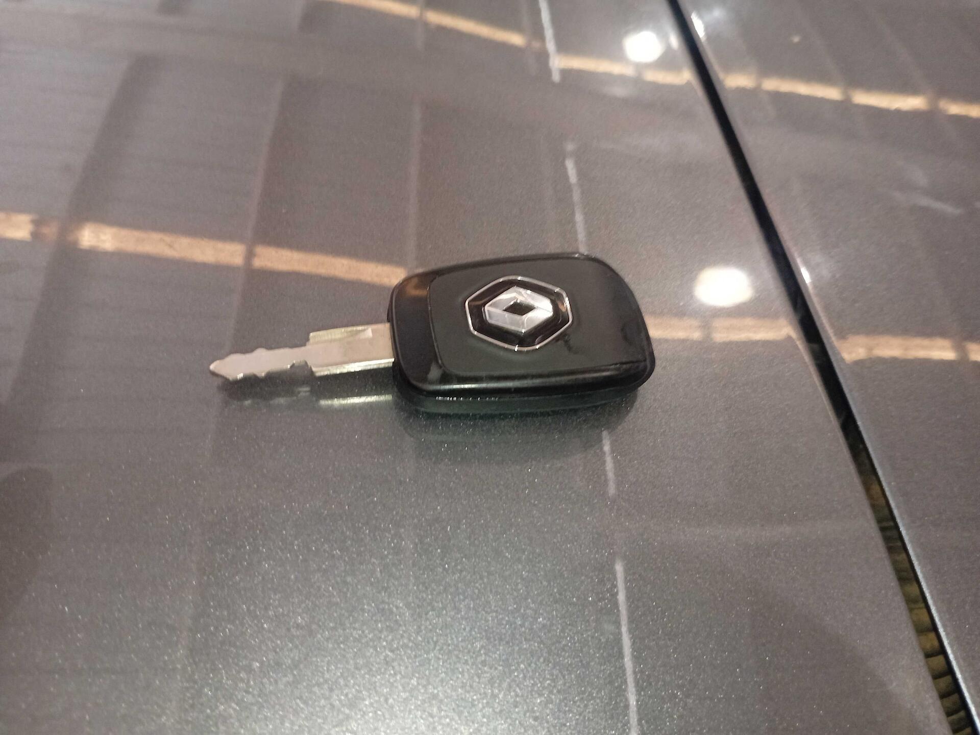 (SUCATA) RENAULT / KWID ZEN 1.0 12V MEC 2026/2026 — foto 5 de 26