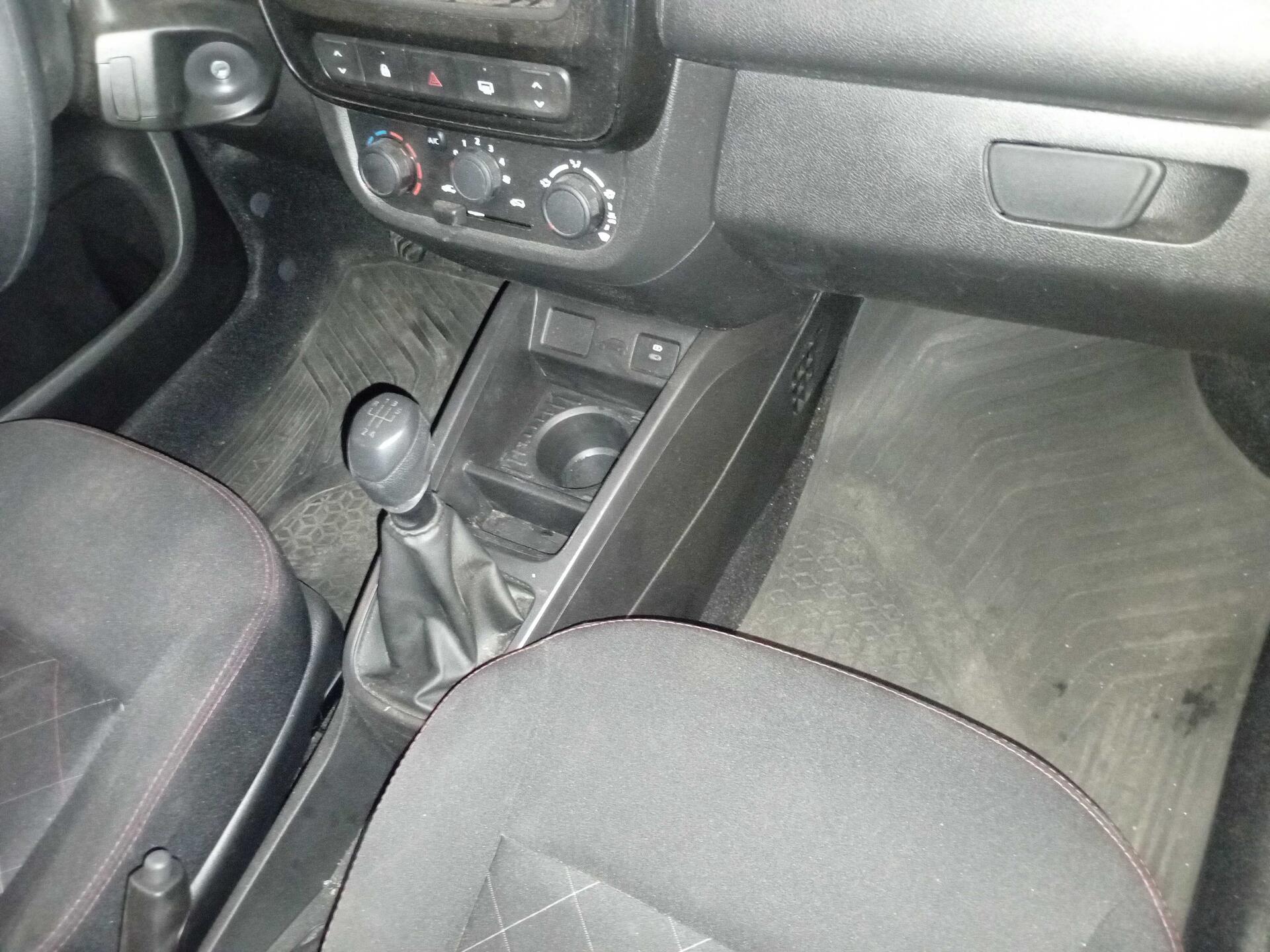 (SUCATA) RENAULT / KWID ZEN 1.0 12V MEC 2026/2026 — foto 19 de 26