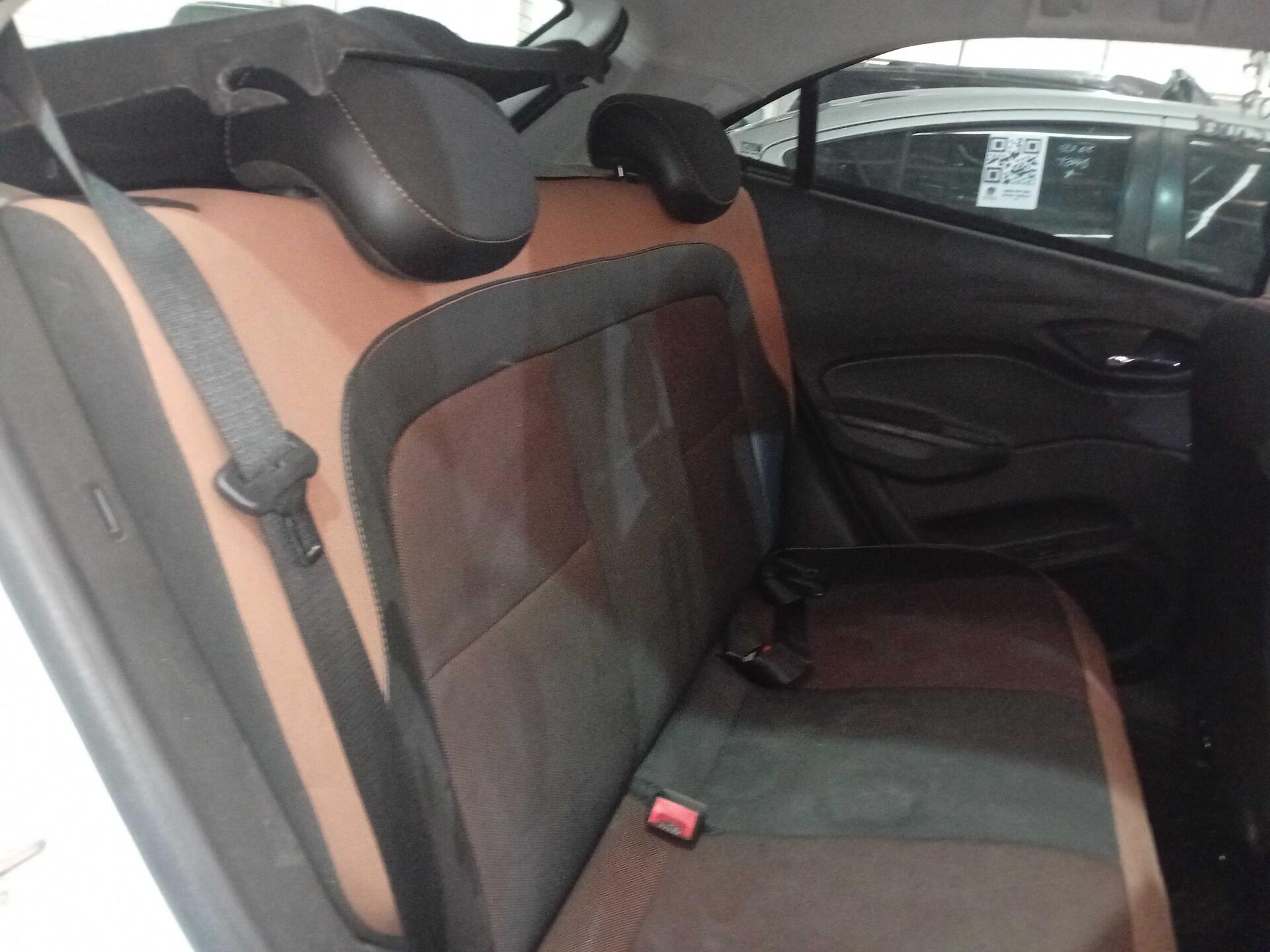 (SUCATA) CHEVROLET / ONIX 1.4AT ACT 2016/2017 — foto 31 de 40