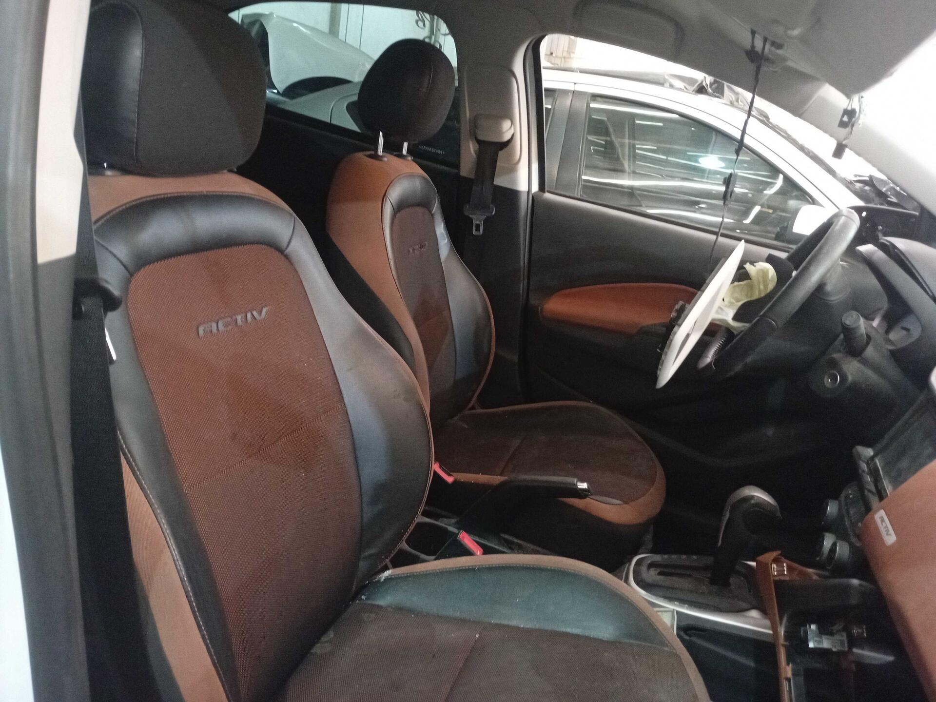 (SUCATA) CHEVROLET / ONIX 1.4AT ACT 2016/2017 — foto 36 de 40