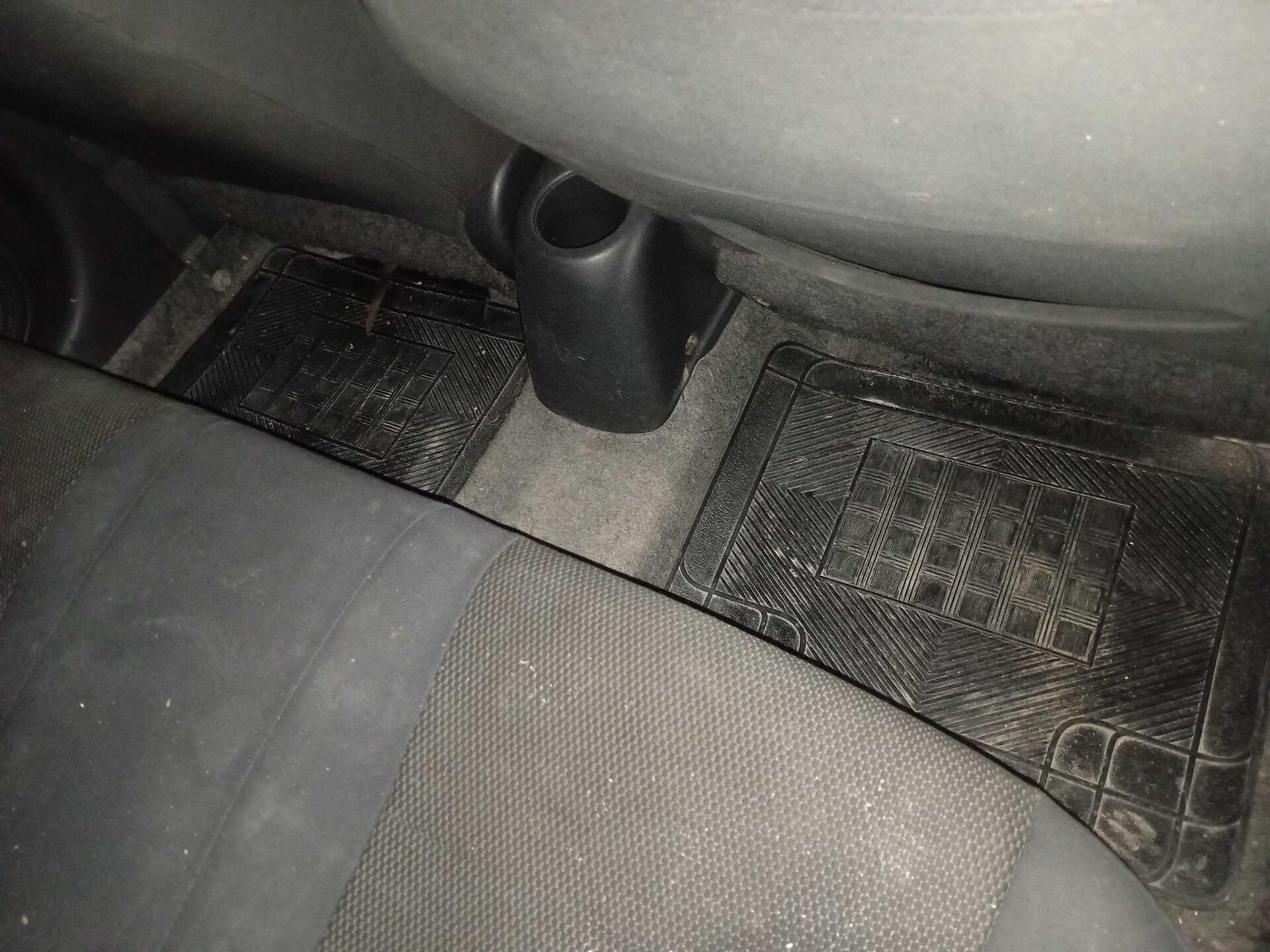 NISSAN / VERSA SV 1.6 16V MEC 4P GNV_FLEX 2012/2013 — foto 37 de 40