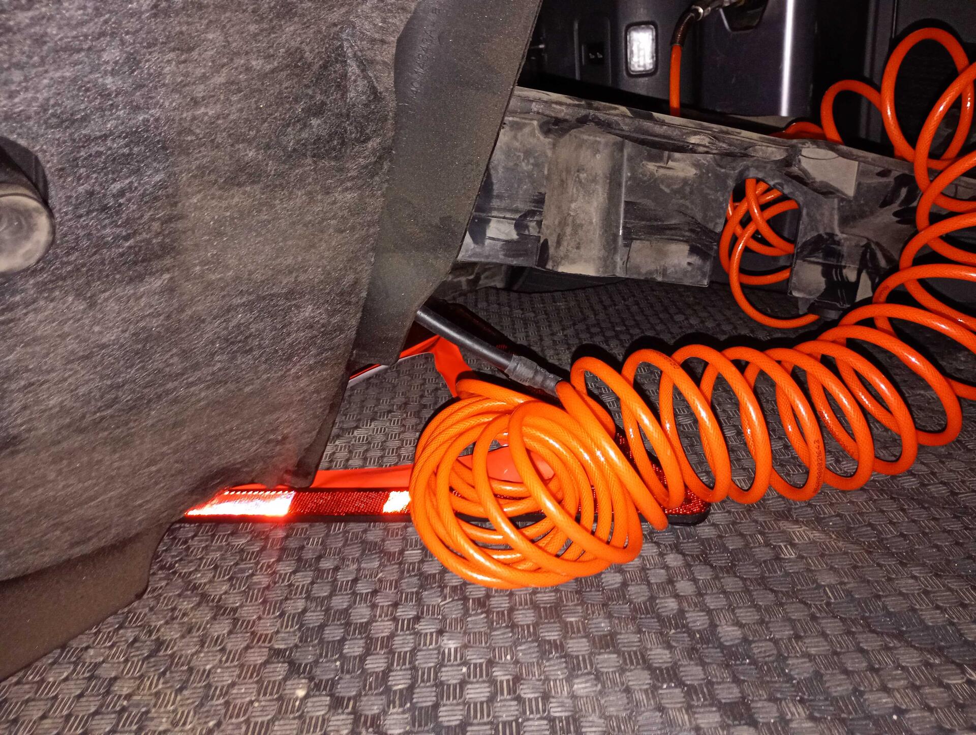 LAND ROVER / DEFENDER 110 S P300 4X4 2.0 TB AUT. GASOLINA 2020/2020 — foto 38 de 40