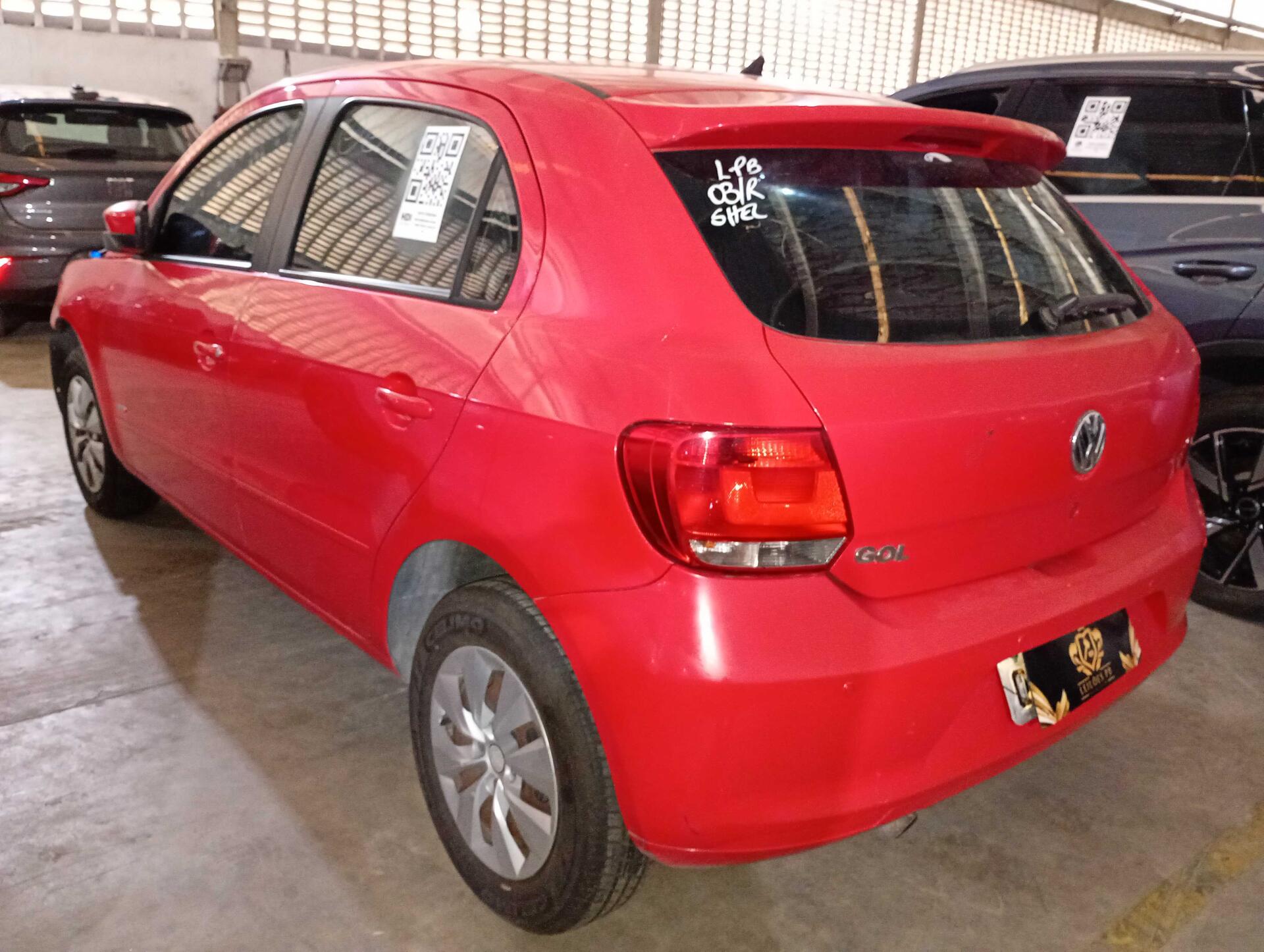 VOLKSWAGEN / GOL 1.0MI TOTAL FLEX 8V 4P 2013/2014 — foto 4 de 40