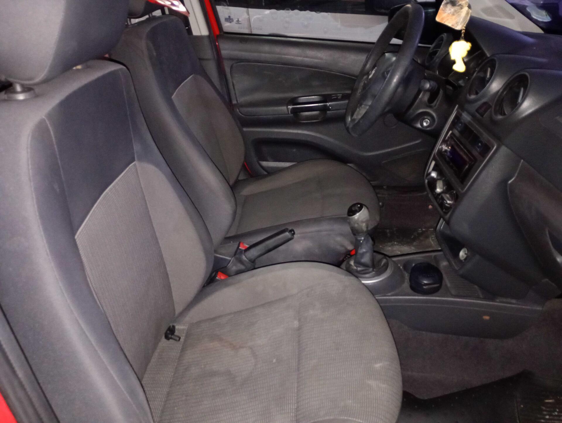 VOLKSWAGEN / GOL 1.0MI TOTAL FLEX 8V 4P 2013/2014 — foto 39 de 40