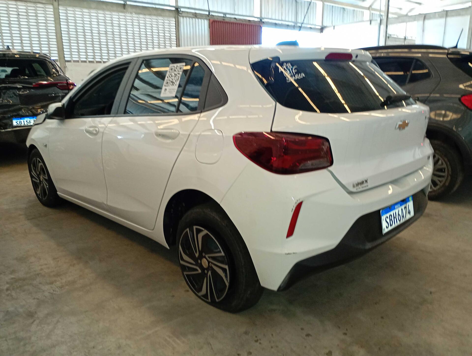CHEVROLET / ONIX HATCH LT 1.0 TURBO 12V 4P AUT FLEX 2023/2024 — foto 9 de 27