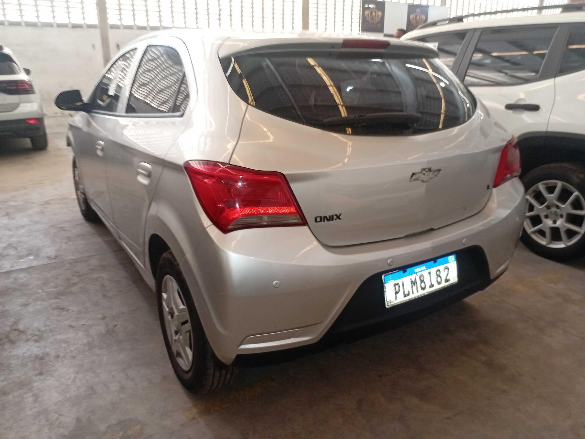 CHEVROLET / ONIX HATCH LT 1.0 8V 5P MEC FLEX 2018/2019 — foto 32 de 39
