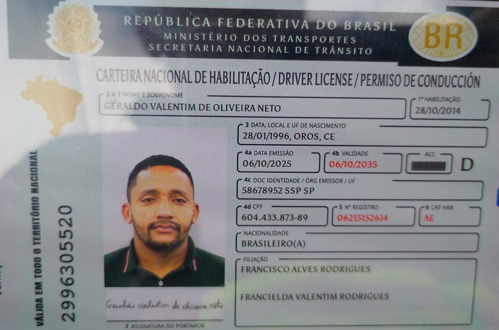 (SUCATA) CHEVROLET / ONIX HATCH LT 1.0 TURBO 12V 4P AUT 2020/2020 — foto 23 de 25