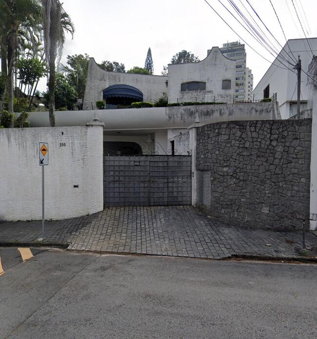 IMÓVEL RESIDENCIAL NO BAIRRO DO MORUMBI COM ÁREA TOTAL DE 621 m².