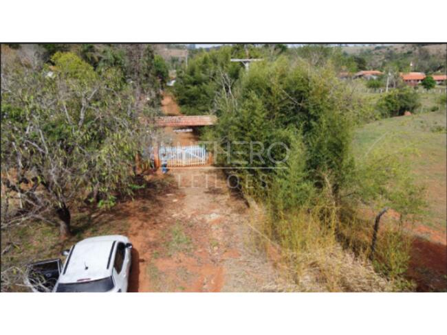 Chácara Com A.t 10.500m², Casa De Caseiro, Cozinha Caipira/área Gourmet De Padrão Simples, Piscina, Bairro Jurumirim, Itapetininga/sp, localizado em Itapetininga - SP, bairro Jurumirim