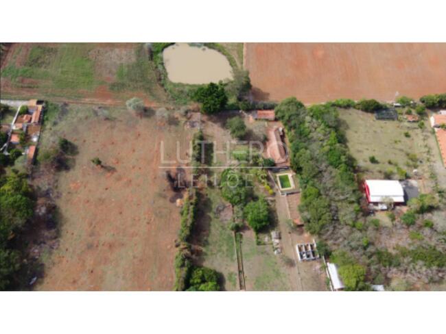 Chácara Com A.t 10.500m², Casa De Caseiro, Cozinha Caipira/área Gourmet De Padrão Simples, Piscina, Bairro Jurumirim, Itapetininga/sp, localizado em Itapetininga - SP, bairro Jurumirim