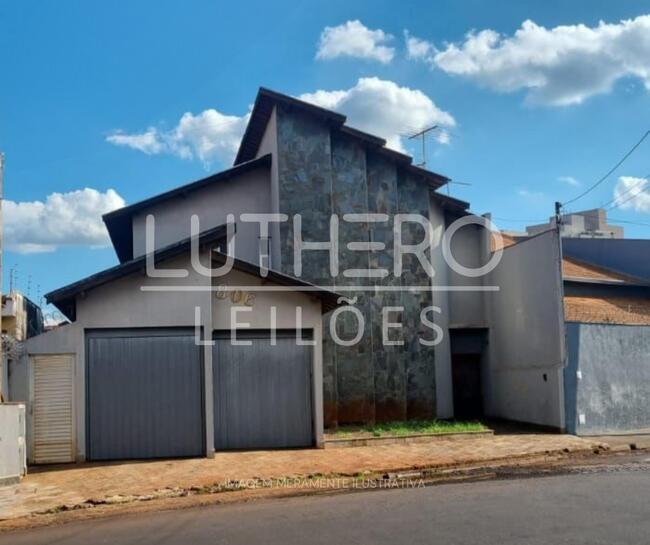SOBRADO  A.T. 361m², 7 quartos sendo 2 suítes, piscina e 4 vagas cobertas de garagem,  Nova Ribeirânia, RIBEIRÃO PRETO/SP