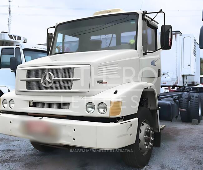 Mercedes-Benz L1620 com Tanque de capacidade para 15.000 litros, 2006/2006, Branca.